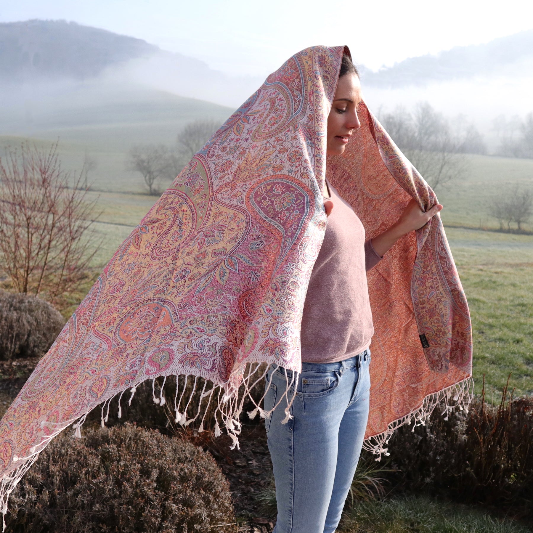 Châles et écharpes de méditation de la région du Cachemire