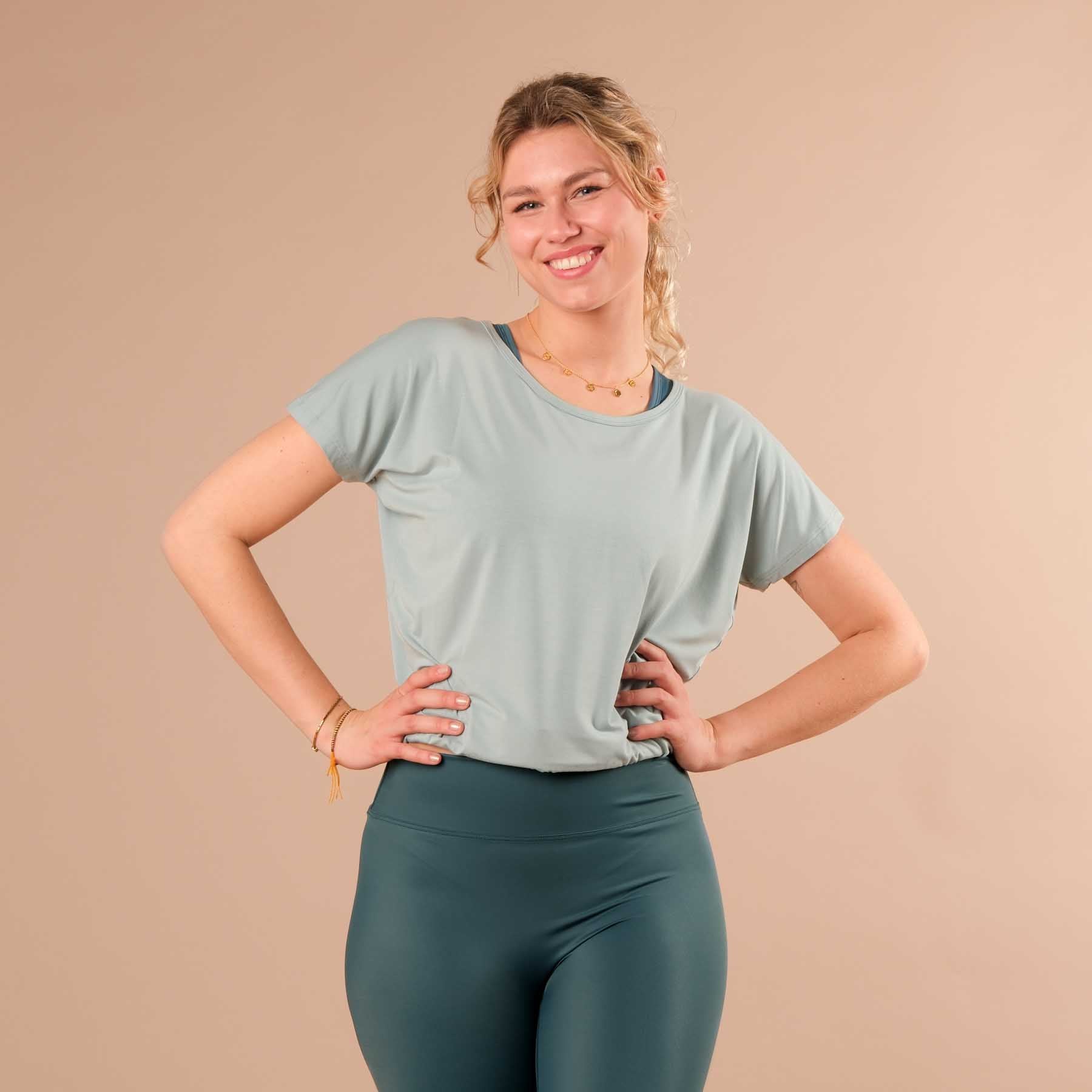 Shirt de yoga dos-nu ouvert à l'arrière green-water