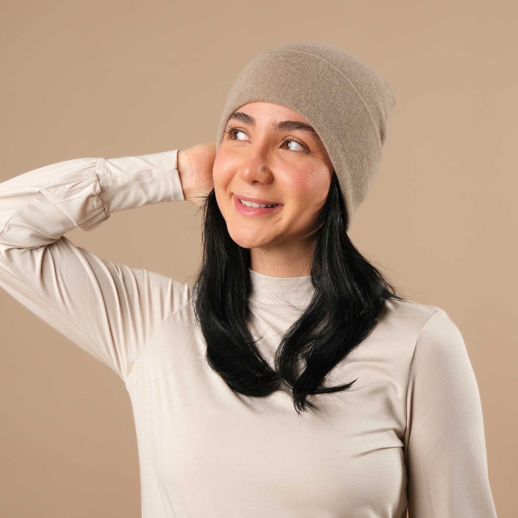 Casquette (bonnet) en cachemire et laine mérinos beige
