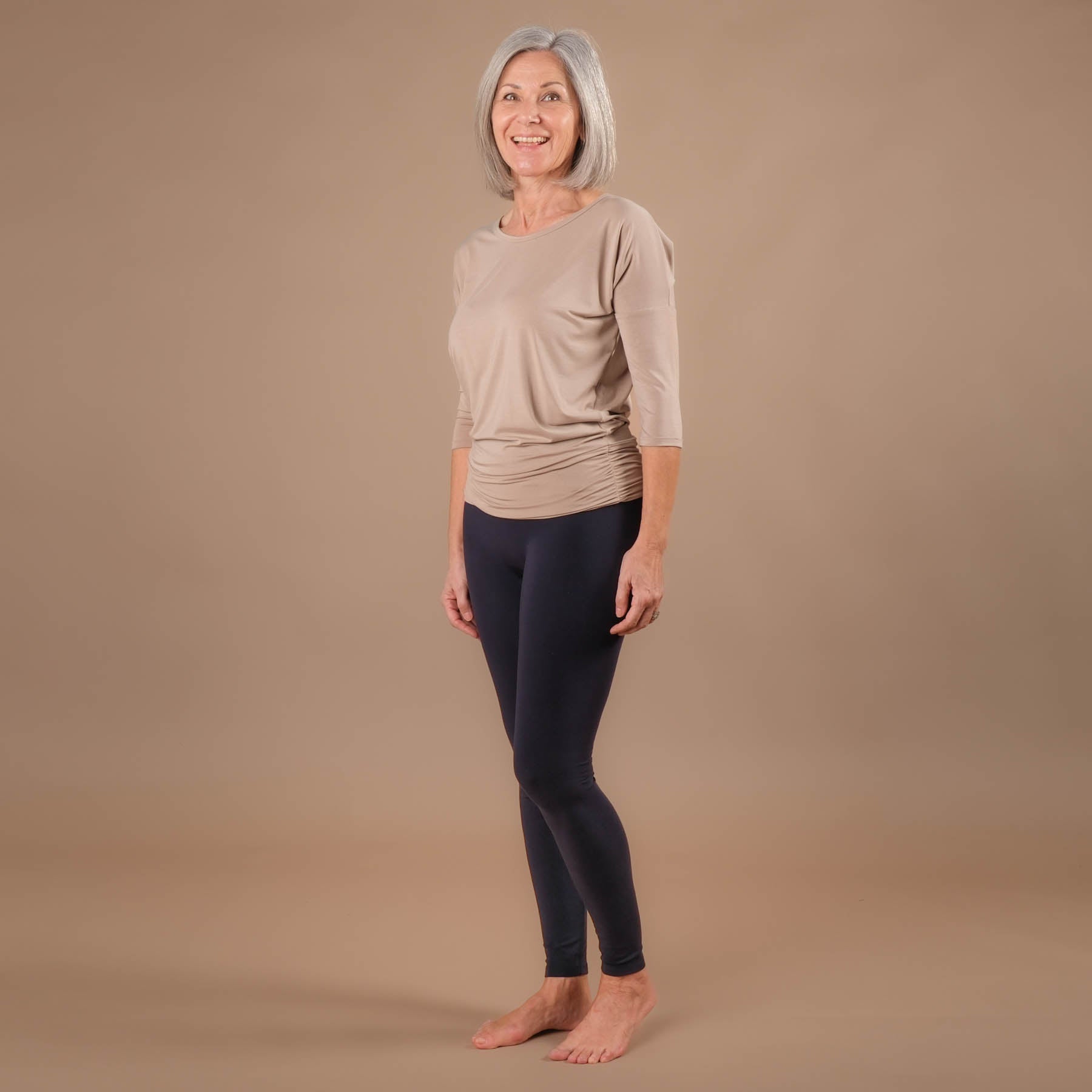 Yoga Shirt Comfy manches 3/4, fabriqué en Suisse, tissu très doux, taupe