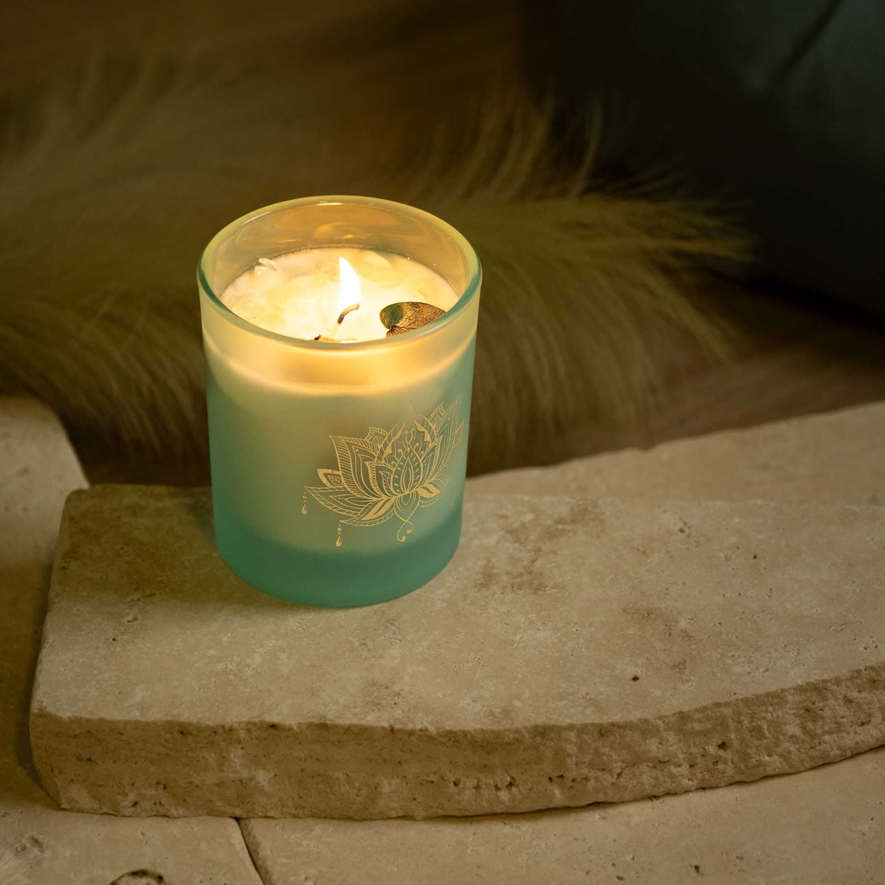 Bougie parfumée Rose & Magnolia avec pierres précieuses turquoise