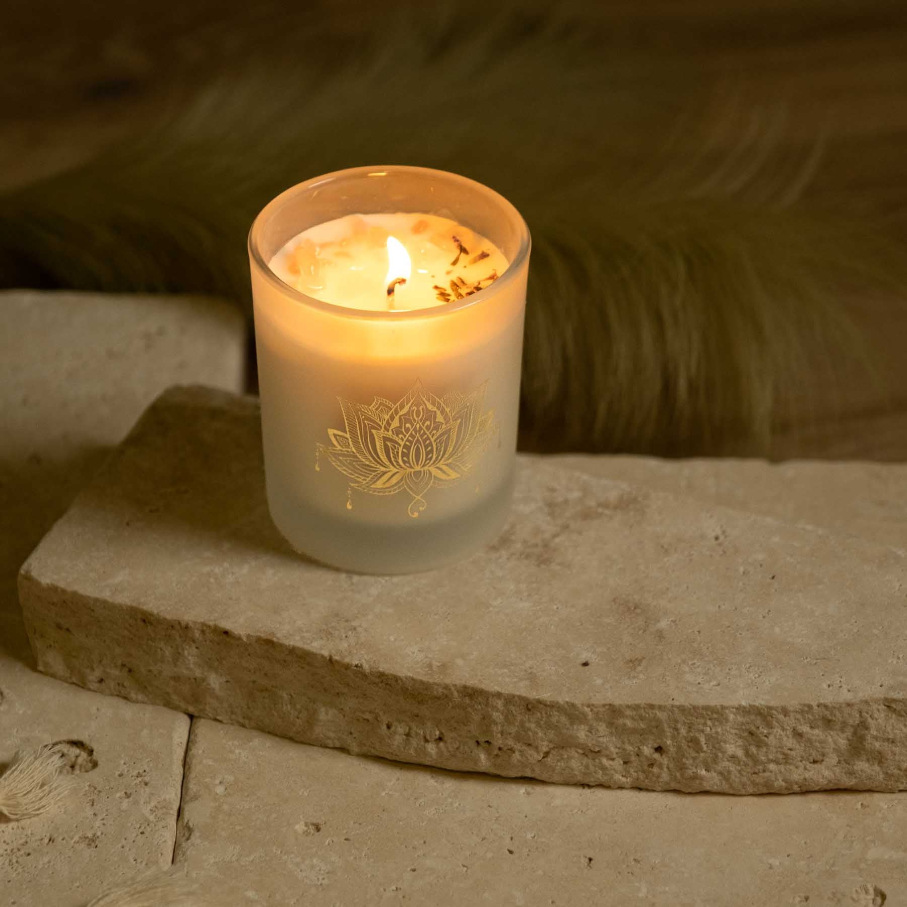 Bougie parfumée Vanille & Lavande avec pierres précieuses blanches