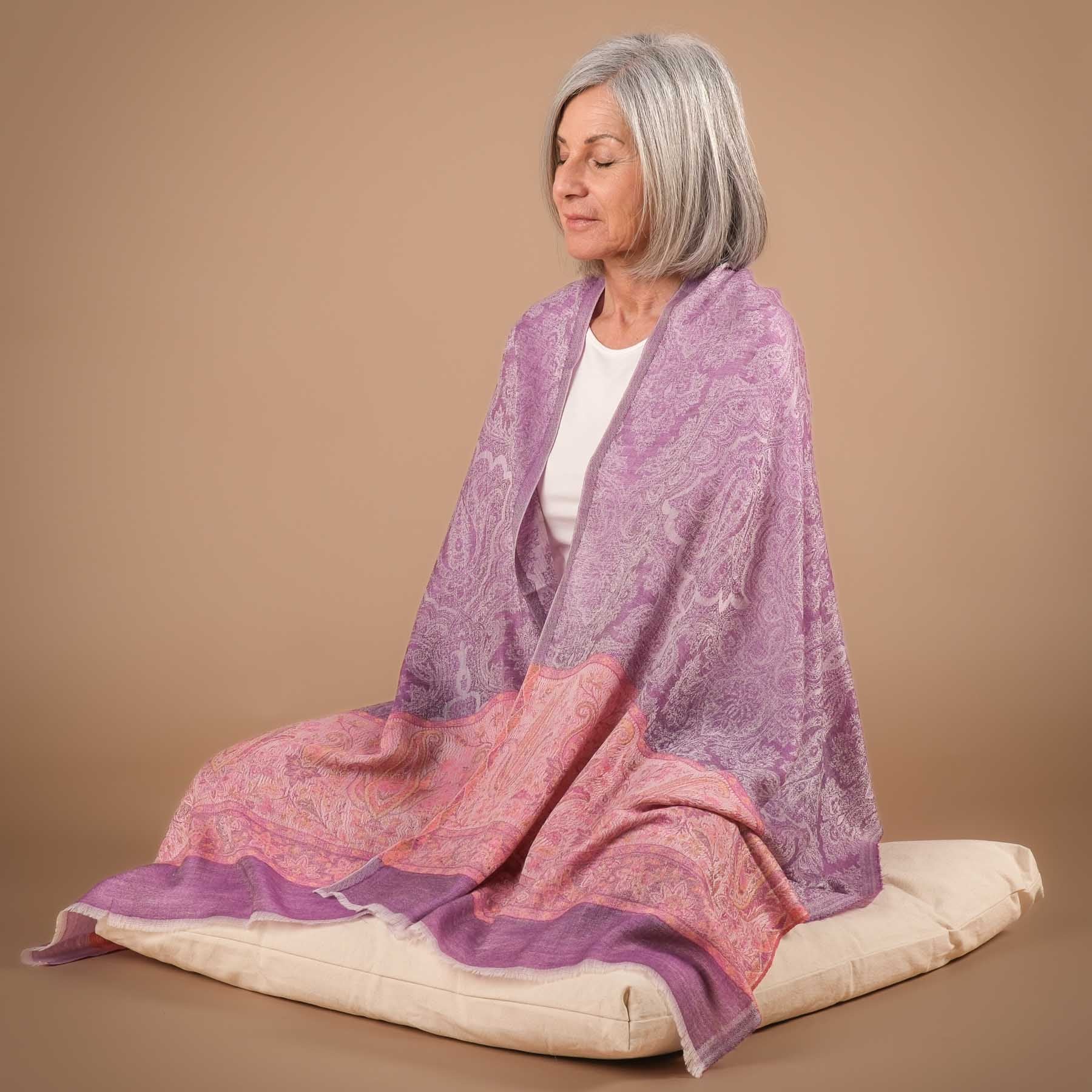 Echarpe de méditation en laine fine Alaya