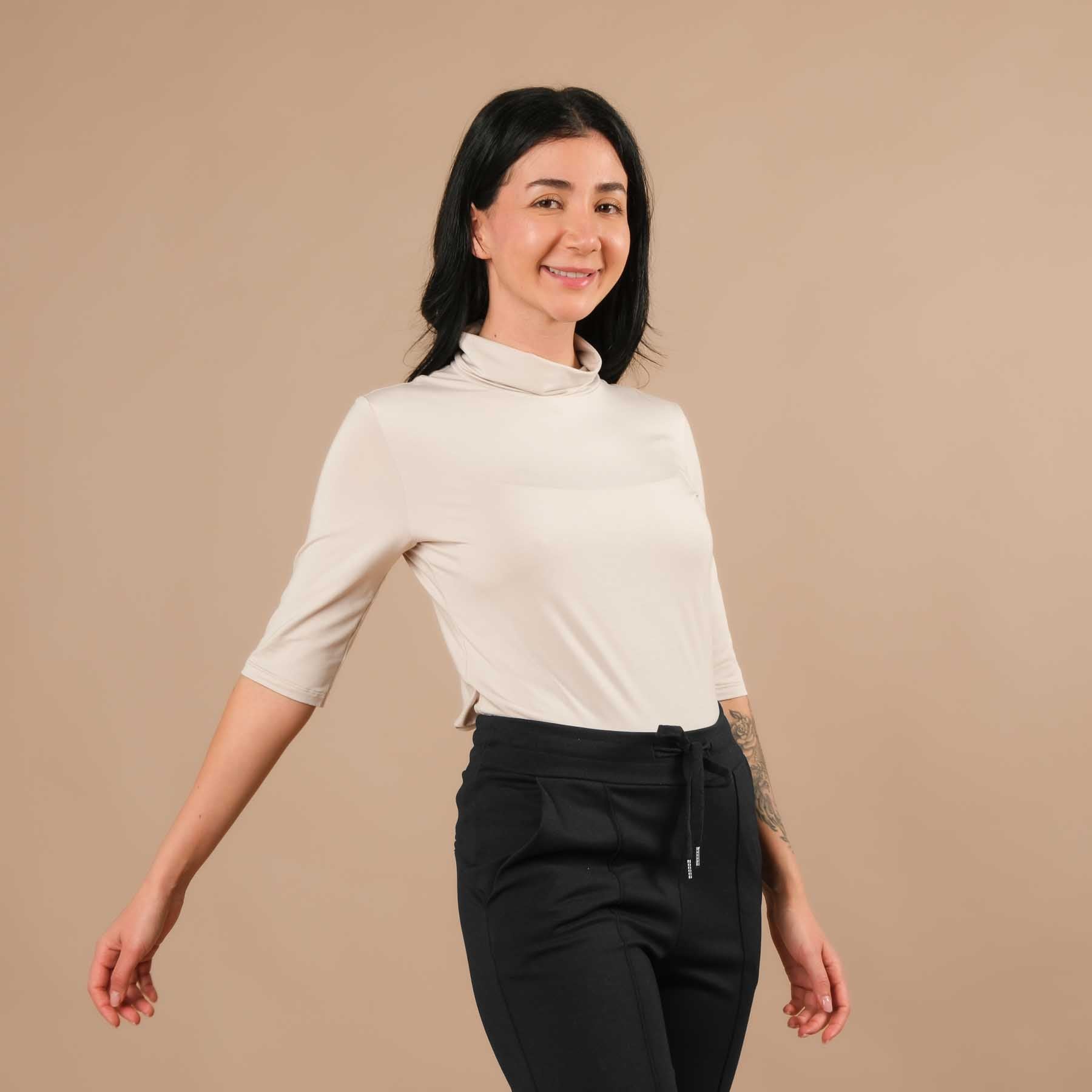 Yoga Turtleneck col chemise à manches courtes sable