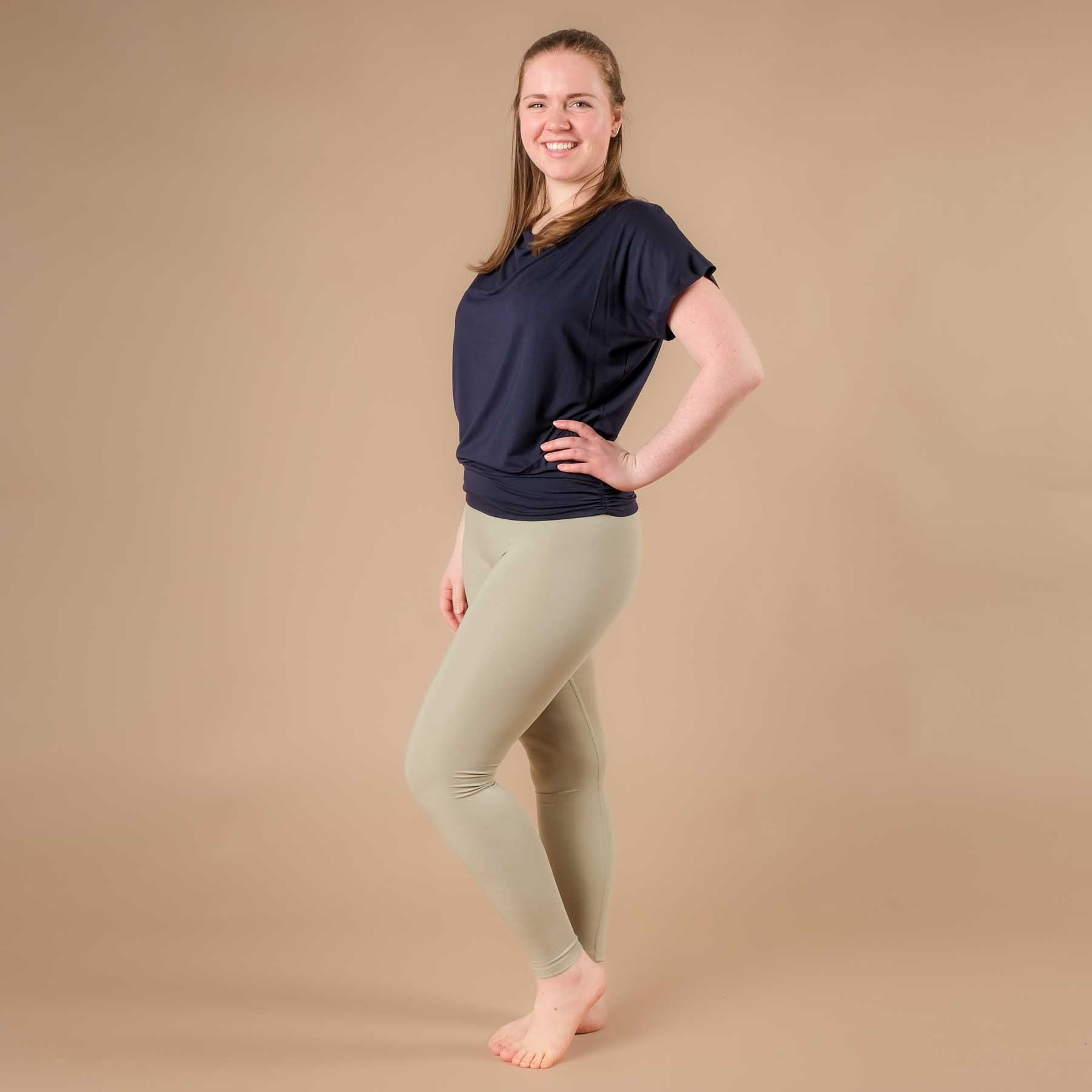 Shirt de yoga cascade, super durable, cousu en Suisse, bleu marine