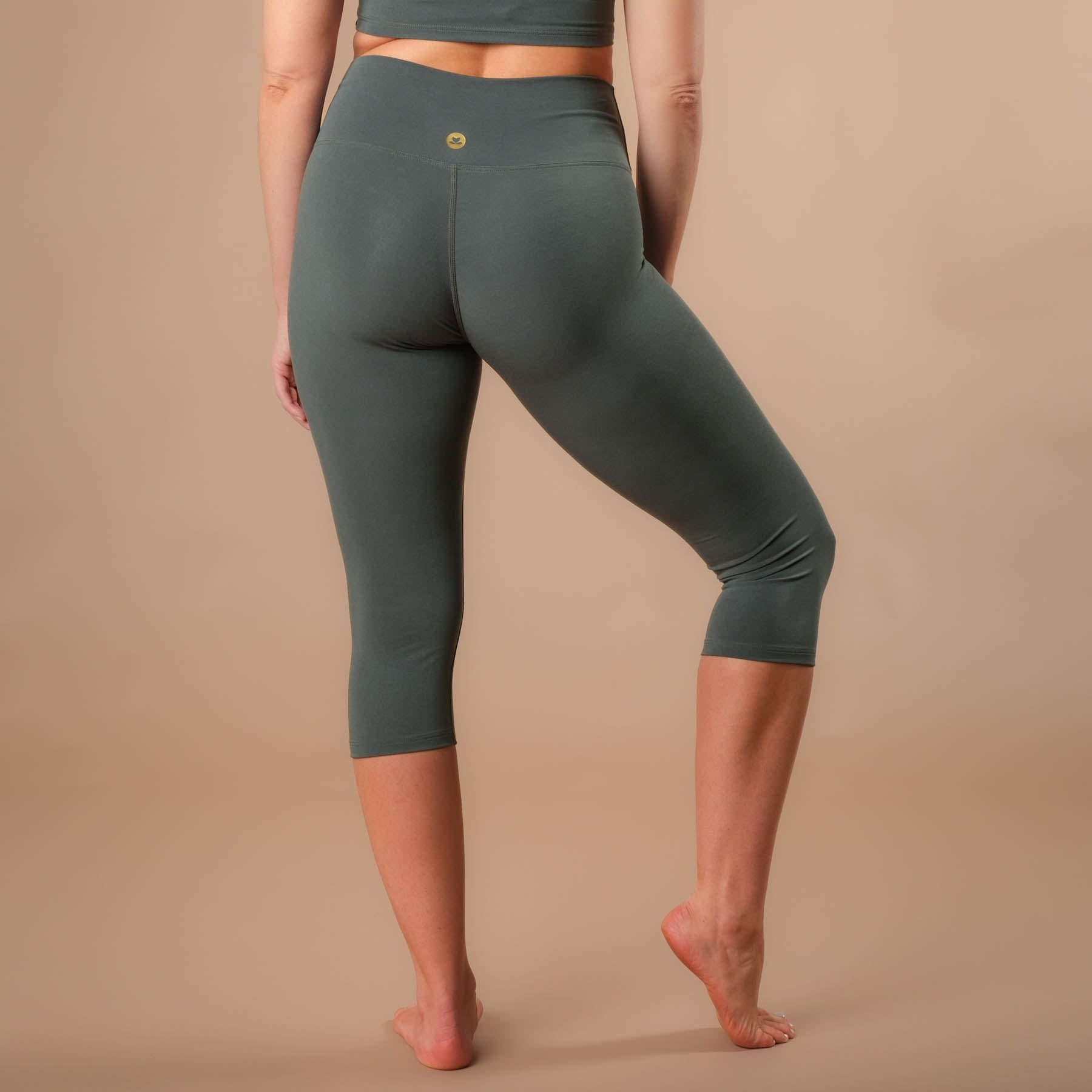 Yoga Capri Leggings Comfy émeraude fabriqué de manière durable en Suisse