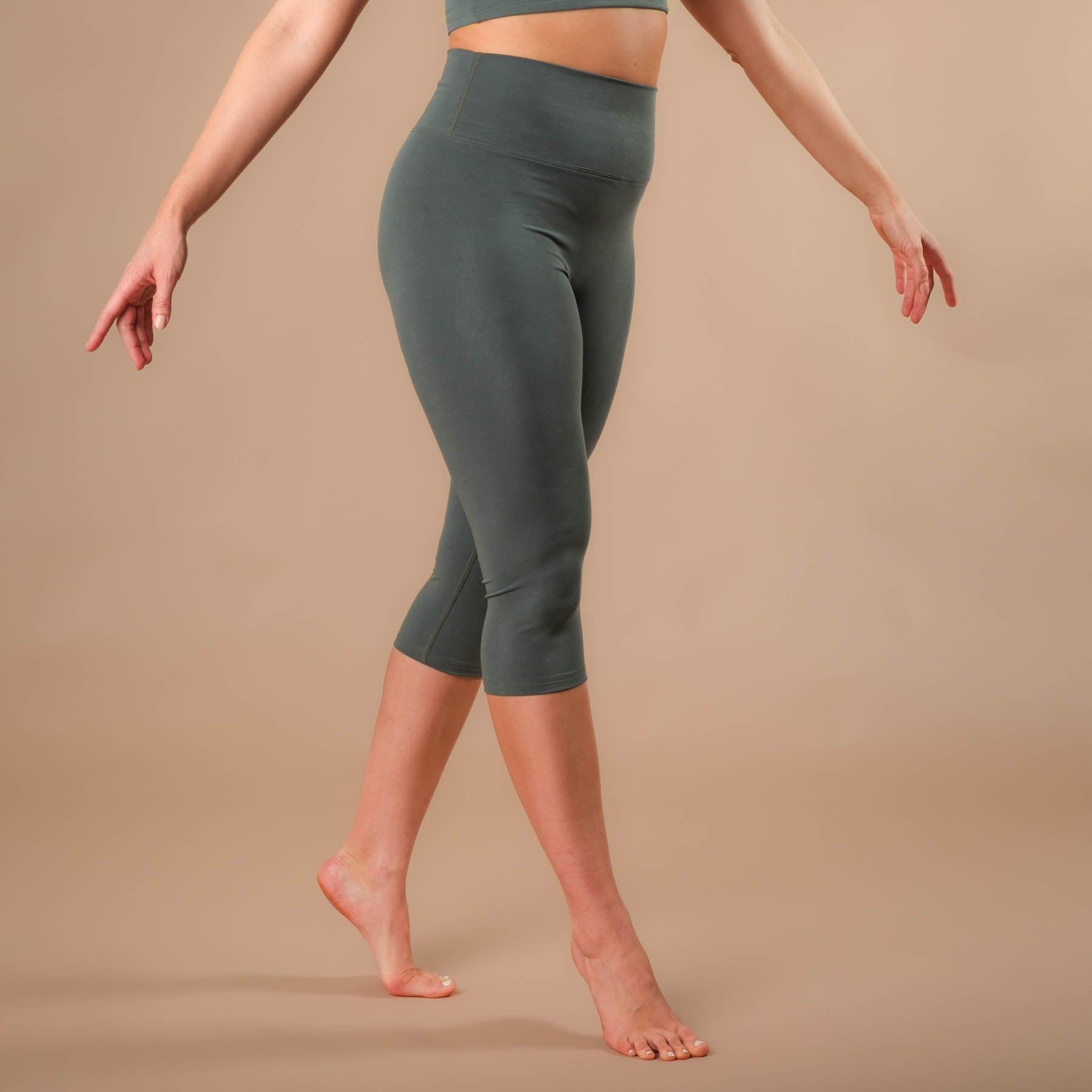Yoga Capri Leggings Comfy émeraude fabriqué de manière durable en Suisse