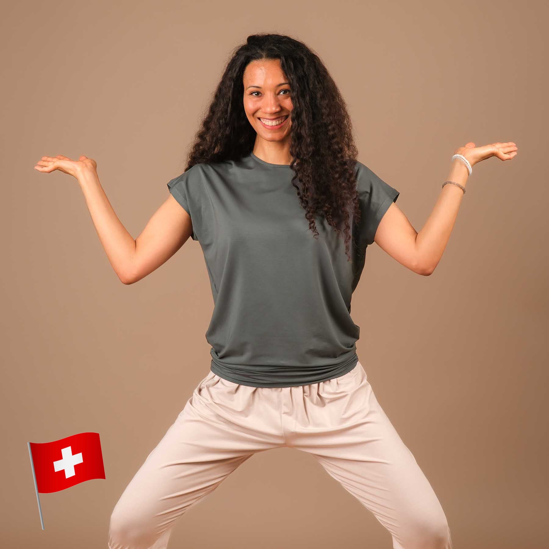 Yoga Shirt Comfy manches courtes fabriqué durablement en Suisse émeraude