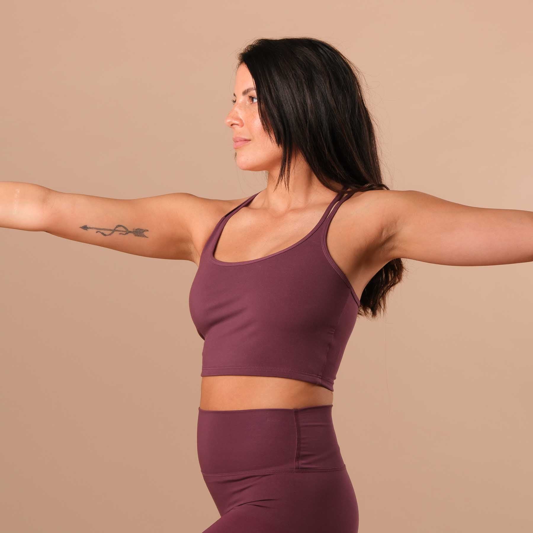 Crop Top Joy avec bretelles croisées berry