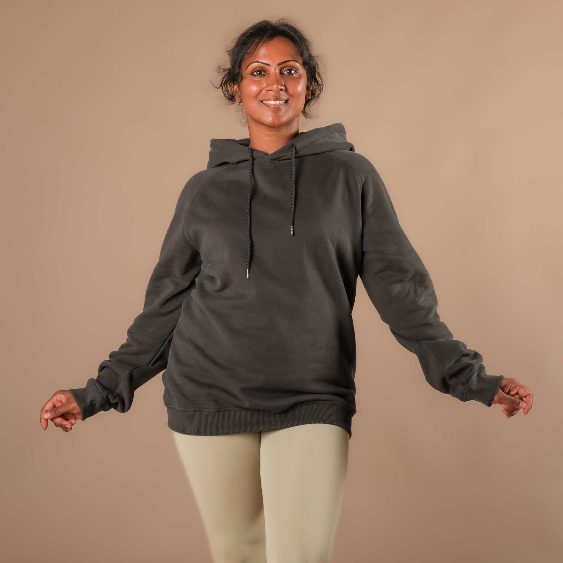 Sweat à capuche pour le yoga anthracite