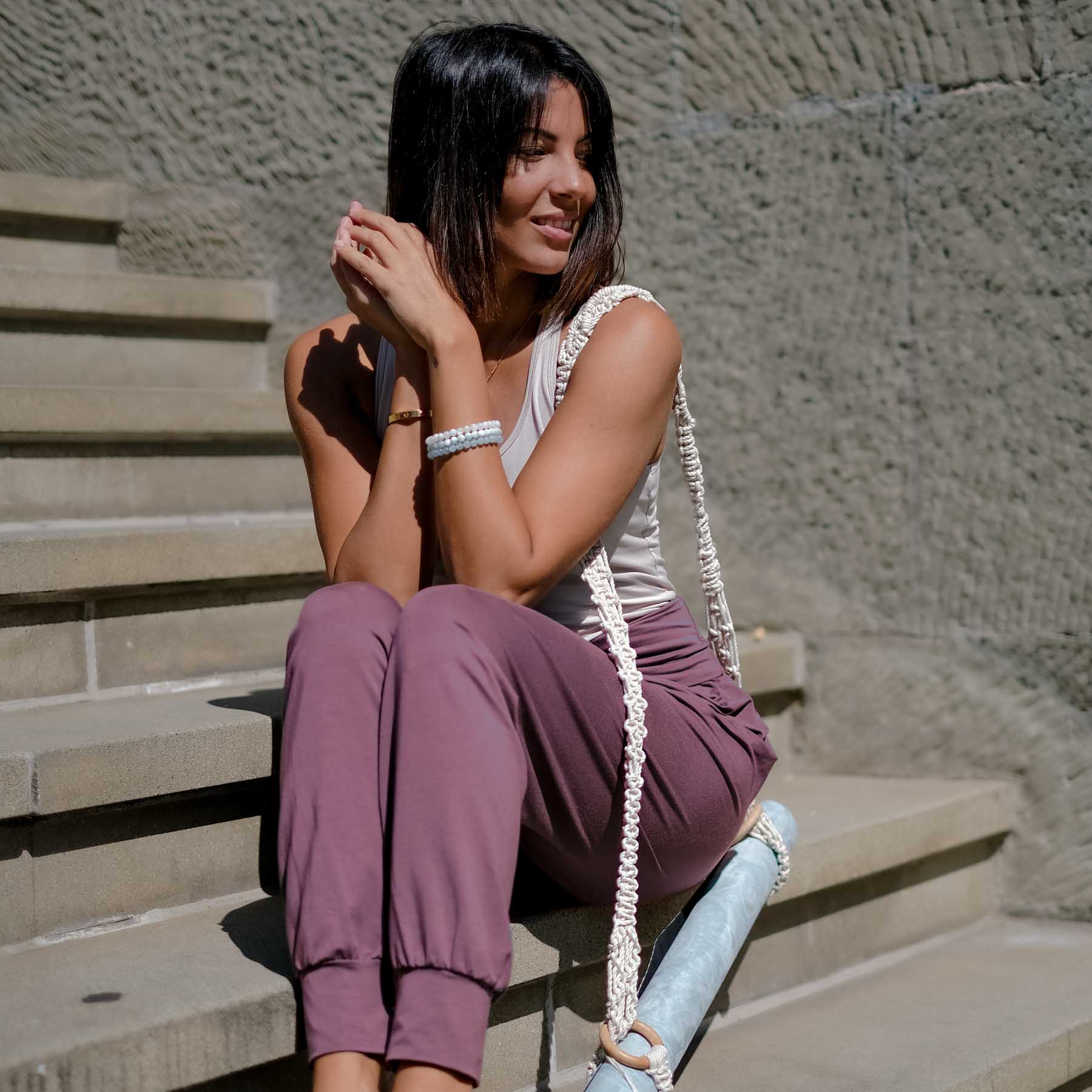 Pantalon de yoga Taj Mahal long fabriqué de manière durable en Suisse aubergine