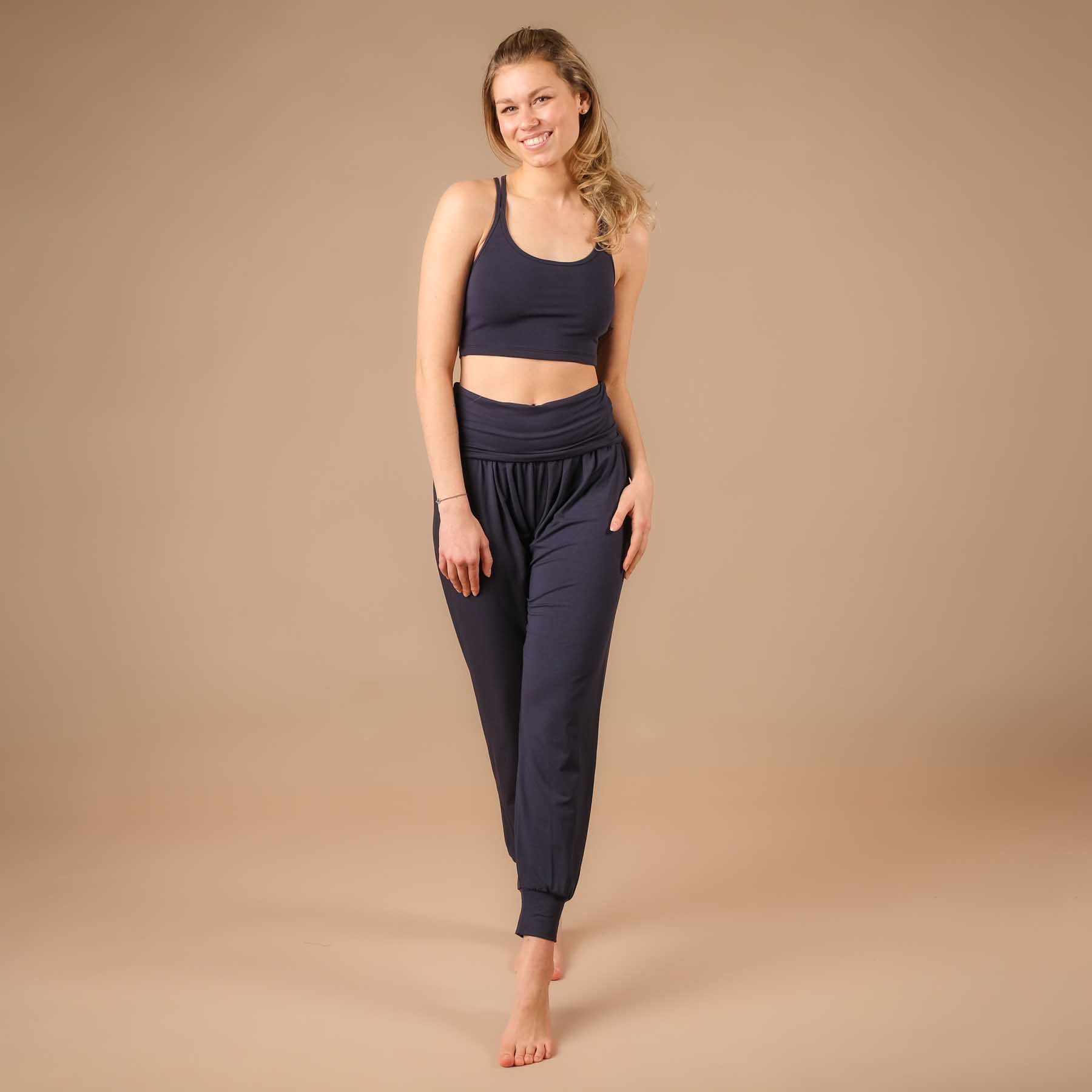 Pantalon de yoga Taj Mahal long fabriqué de manière durable en Suisse en couleur bleu marine