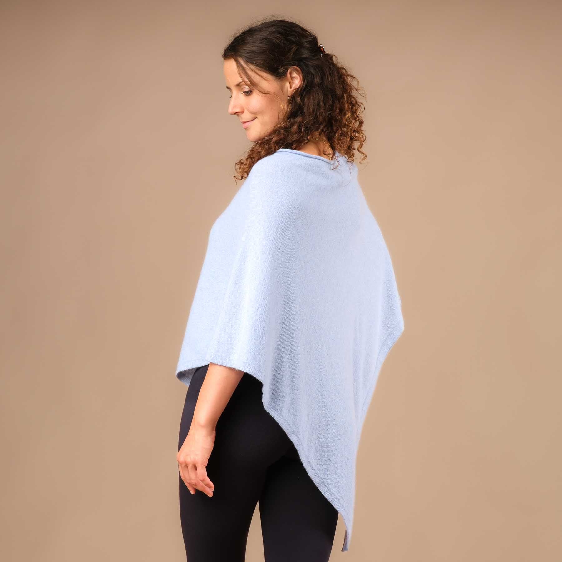 Poncho en cachemire durable bleu clair