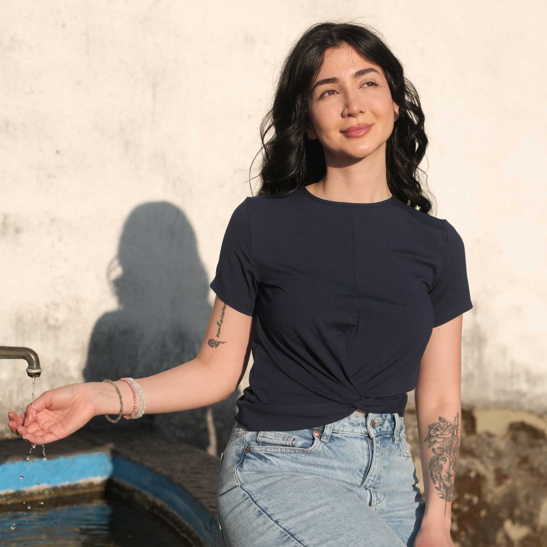 Top de yoga Twist Classy manches courtes marine