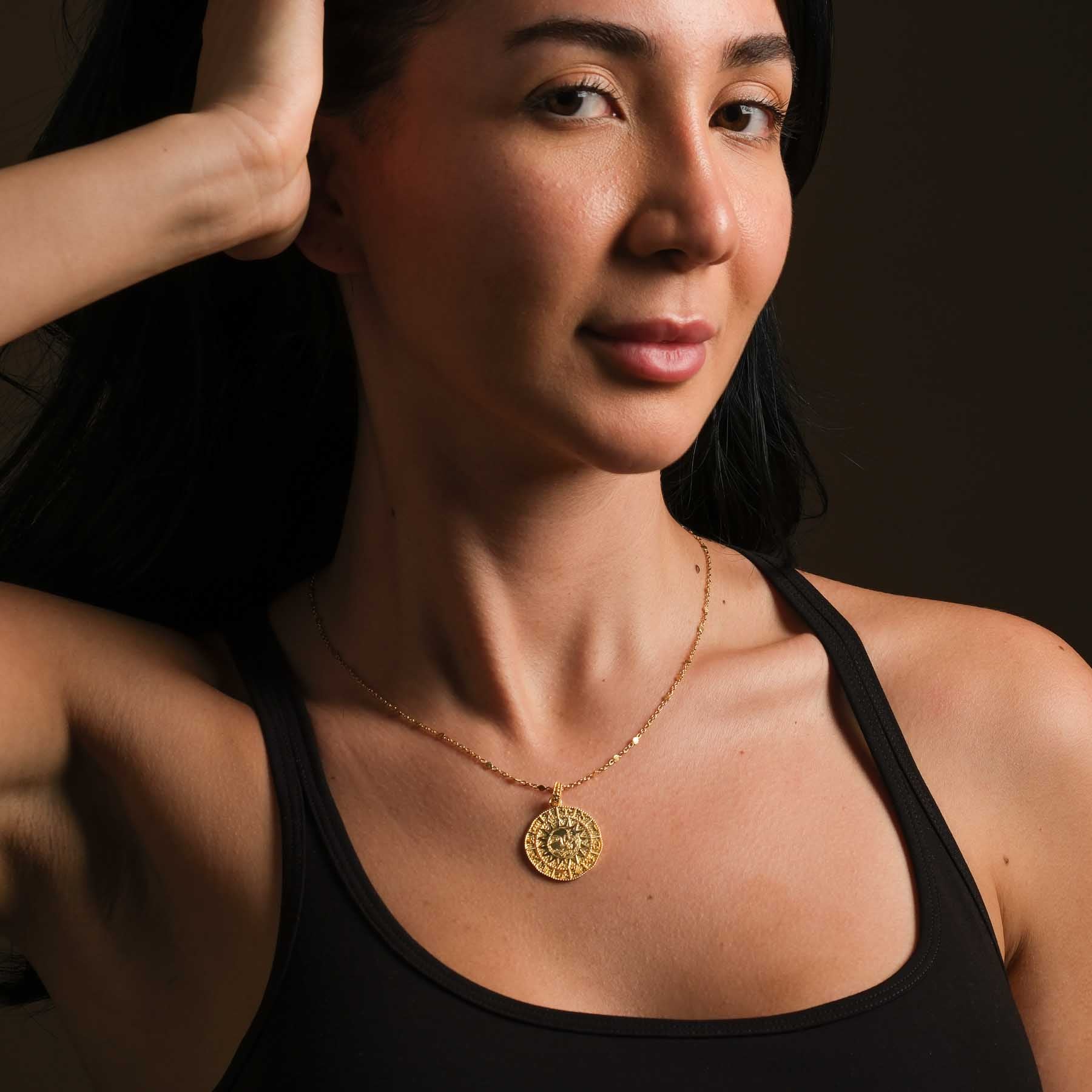 Collier Astro avec les 12 signes du zodiaque, soleil et lune or