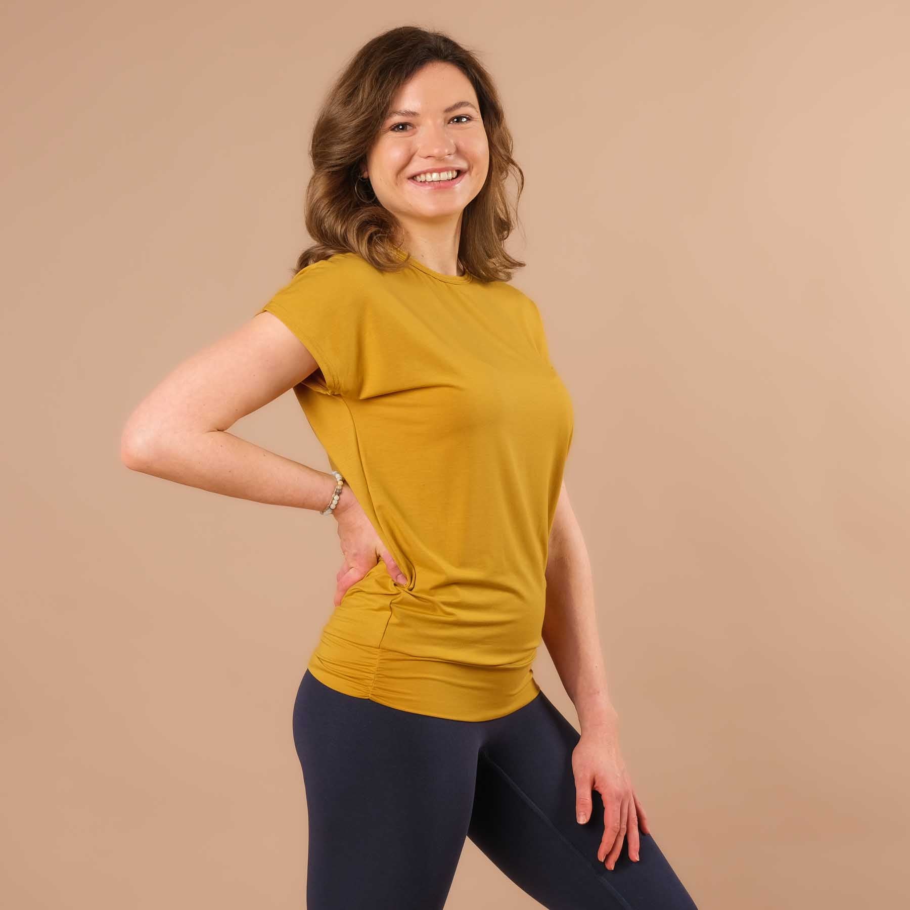 Yoga Shirt Comfy à manches courtes fabriqué de manière durable en Suisse curry