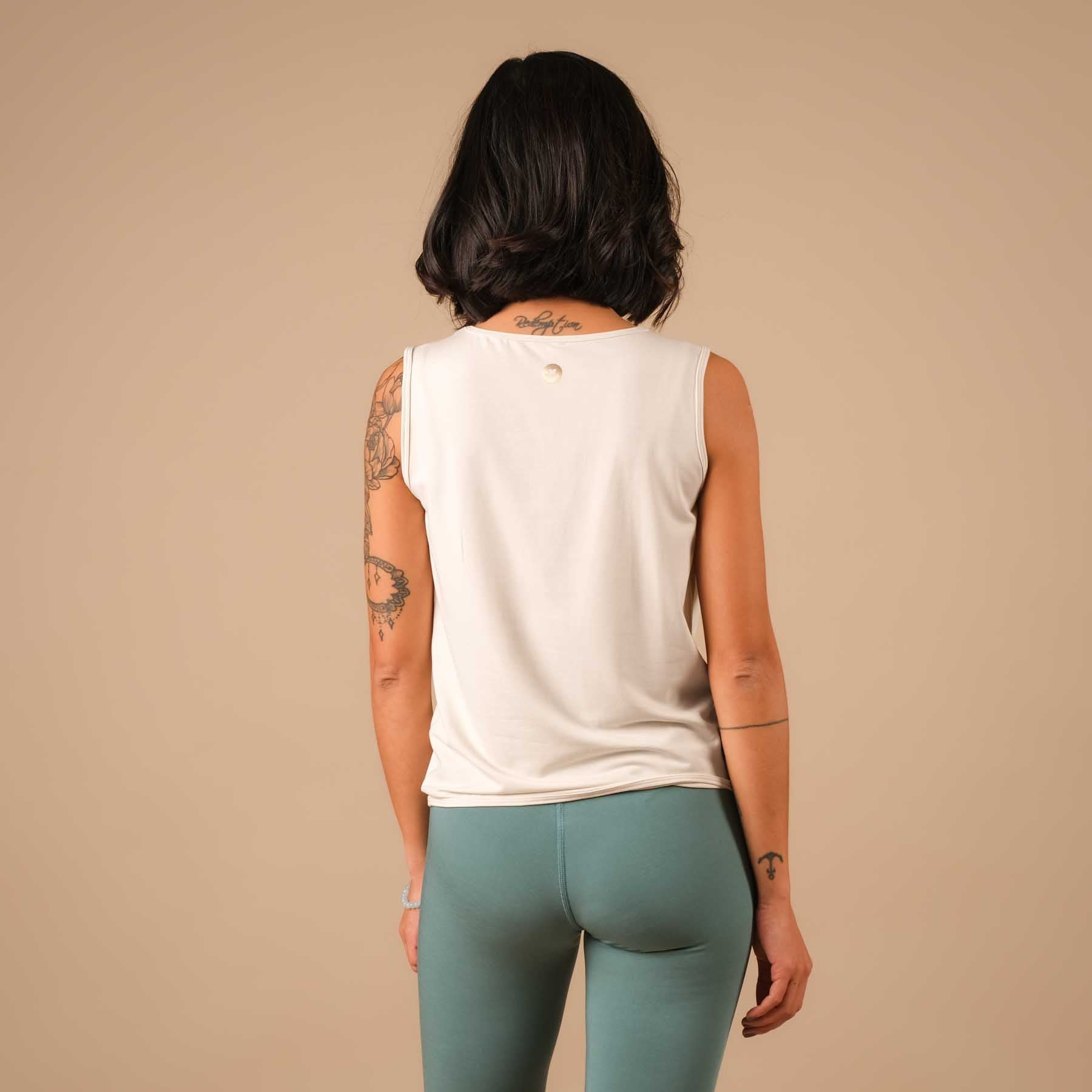 Tank Top Comfy largement fabriqué de manière durable en Suisse sable