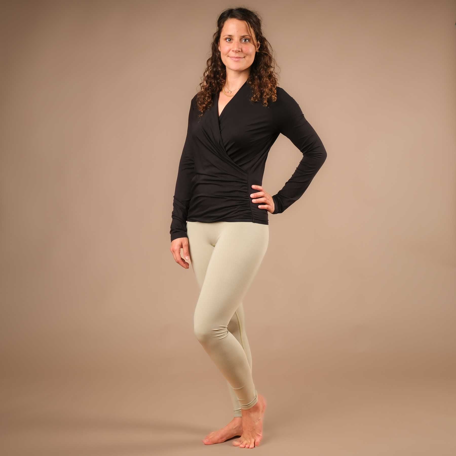 Shirt de yoga enveloppante à manches longues noire