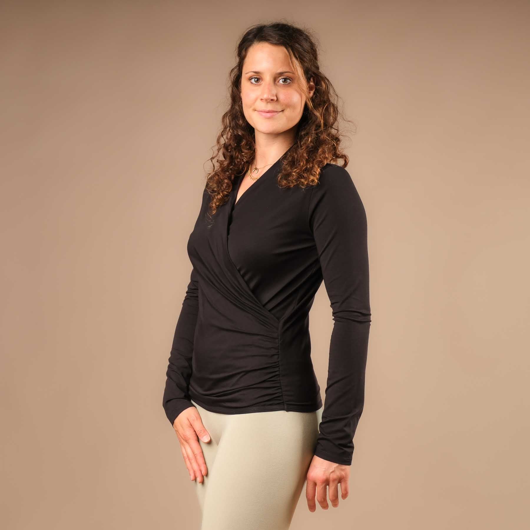 Shirt de yoga enveloppante à manches longues noire