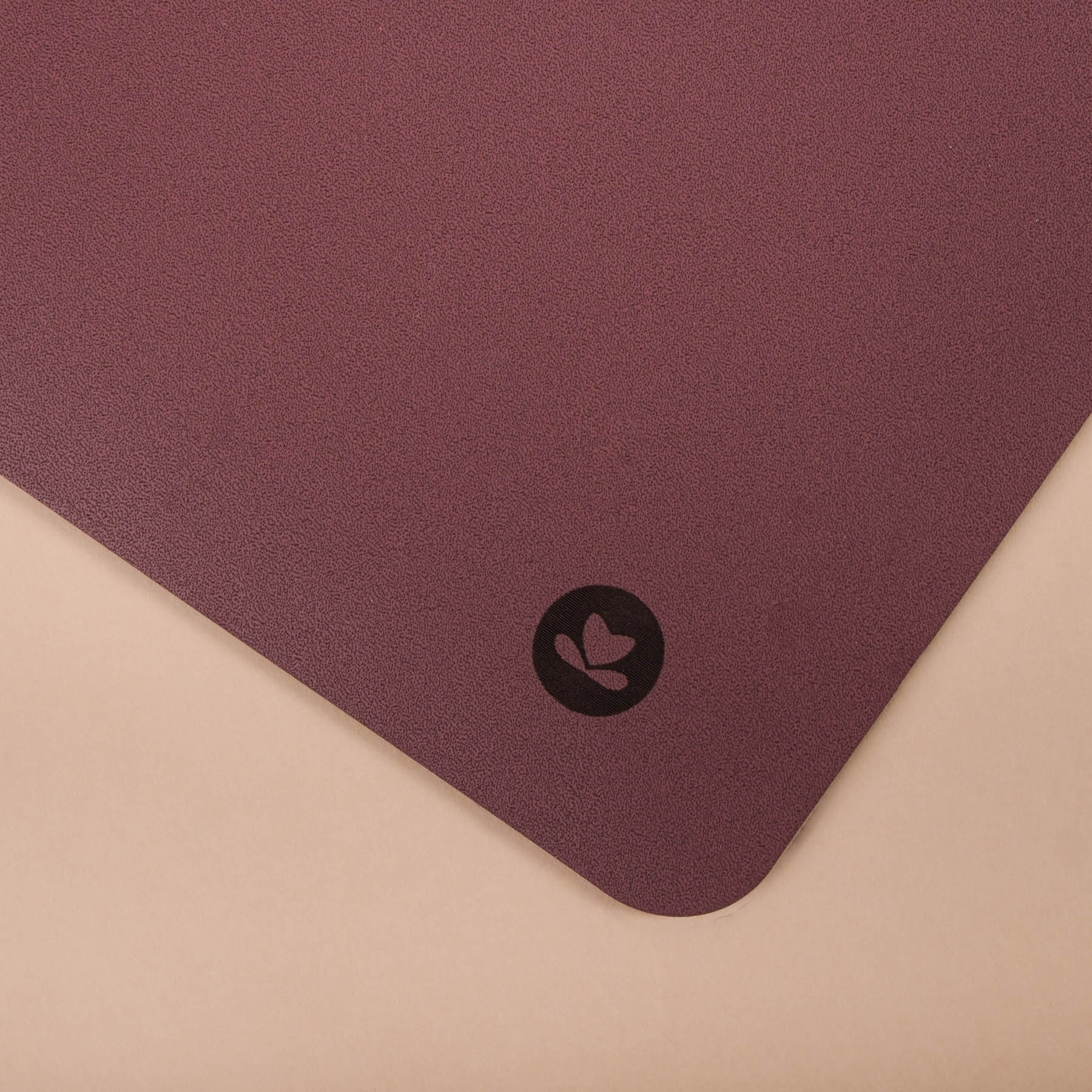 Tapis de yoga SuperGrip très antidérapant en caoutchouc naturel durable dans la couleur berry