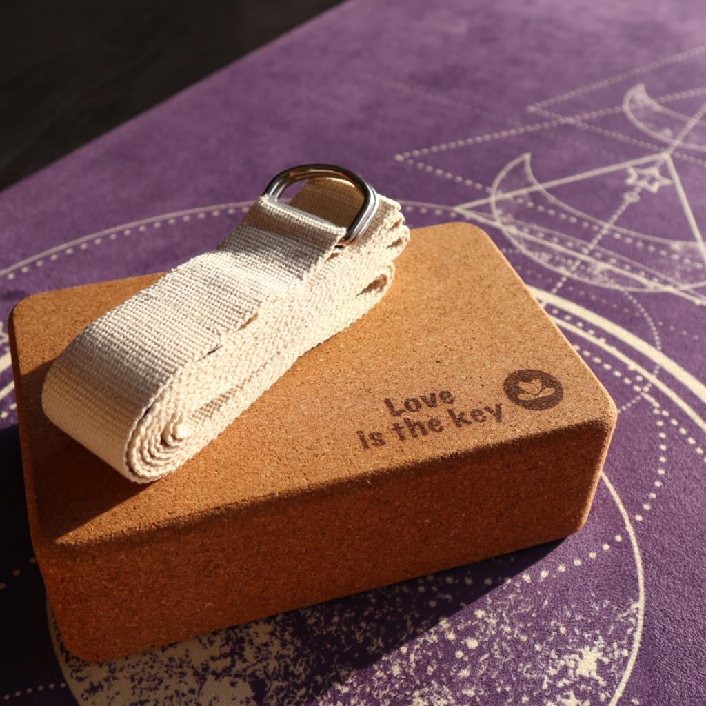 Bloc de yoga en liège durable LOVE IST THE KEY