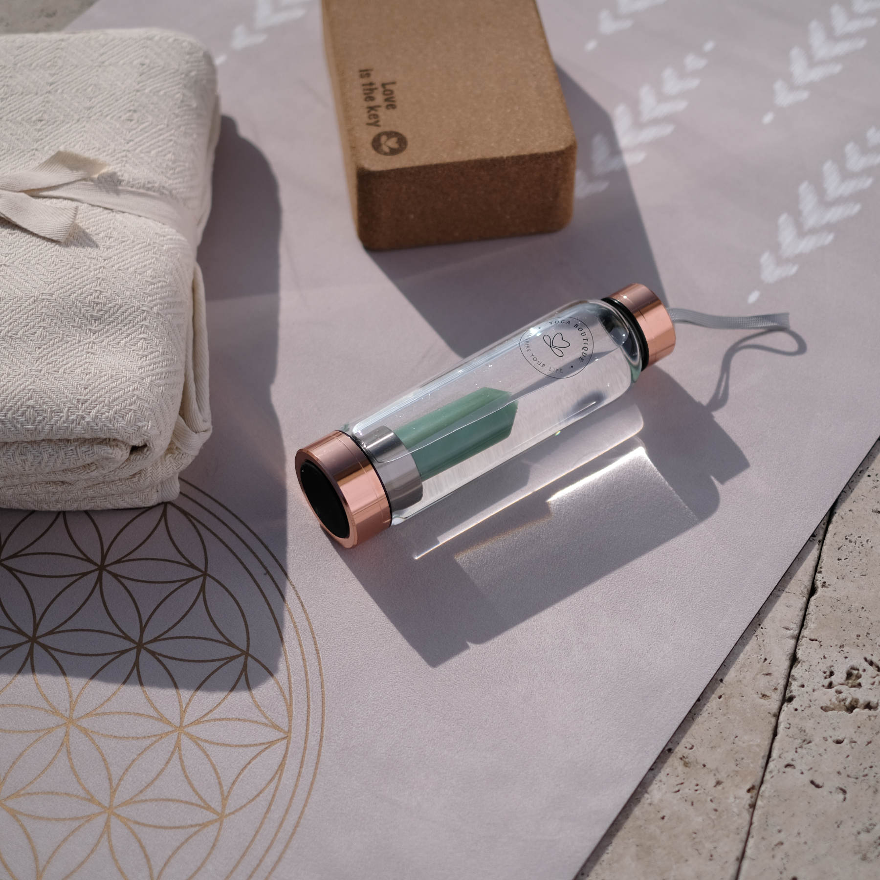 Bouteille d'eau en pierre précieuse Aventurine