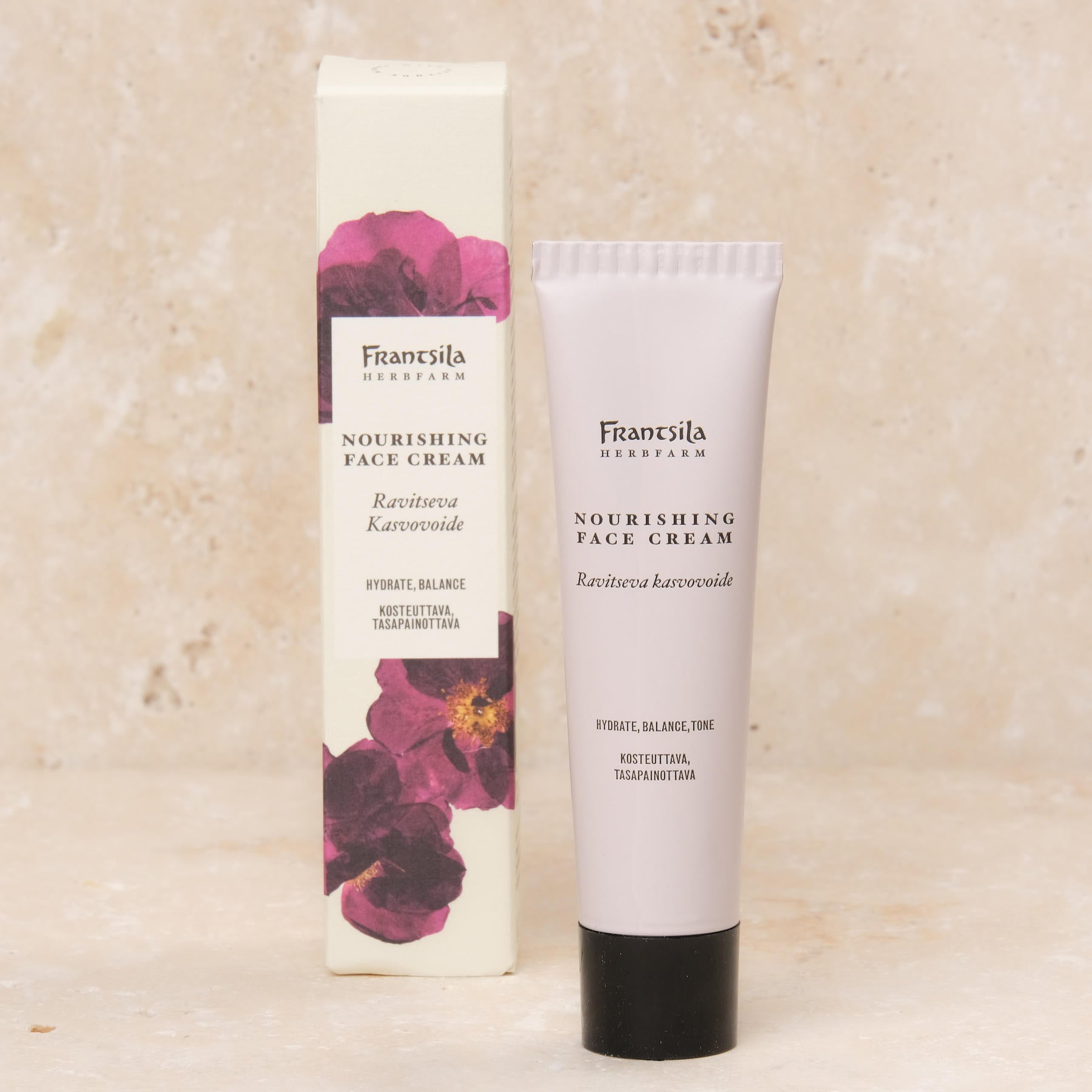 La crème pour le visage Midsummer Rose de Frantsila est une crème de jour et de nuit merveilleuse pour tous les types de peau. Elle a une texture agréable et nourrit la peau avec les meilleurs ingrédients, dont la plupart sont issus de l'agriculture biologique contrôlée.