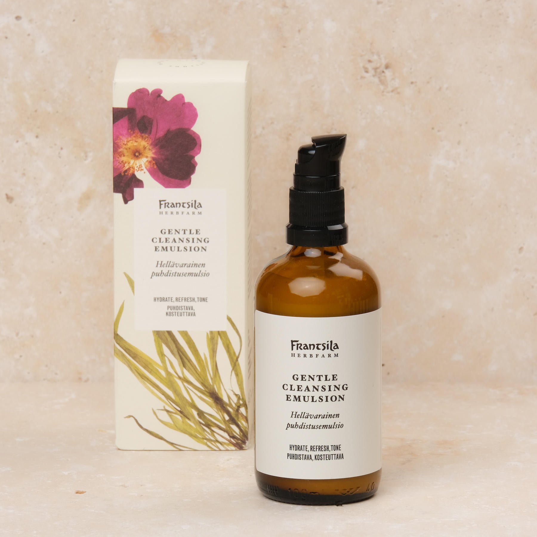 Le lait nettoyant doux pour le visage Midsummer Rose de la marque Frantsila nettoie la peau en douceur mais efficacement - sans la dessécher. Pour un teint clair et frais et une grande sensation de peau !