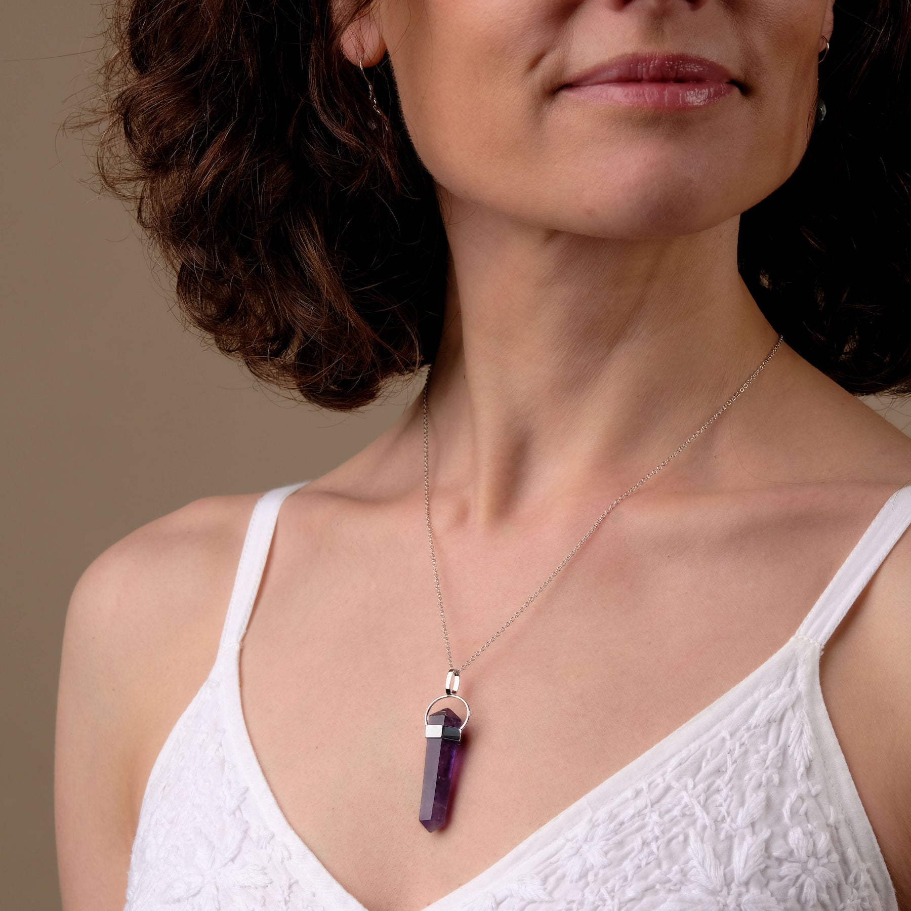 Collier de bijoux de yoga avec pointe d'améthyste argentée