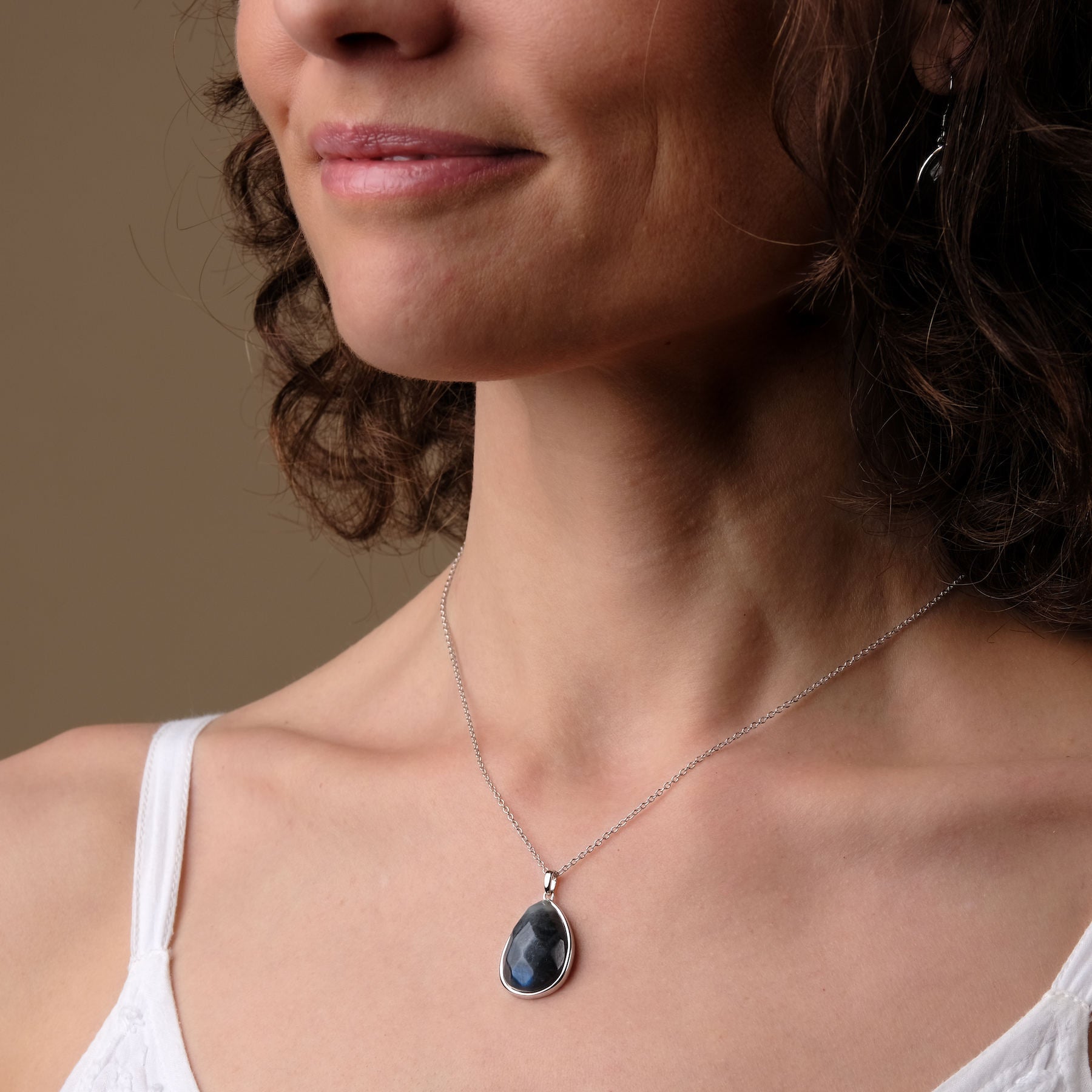 Collier avec pendentif en labradorite argent Bijoux Yoga