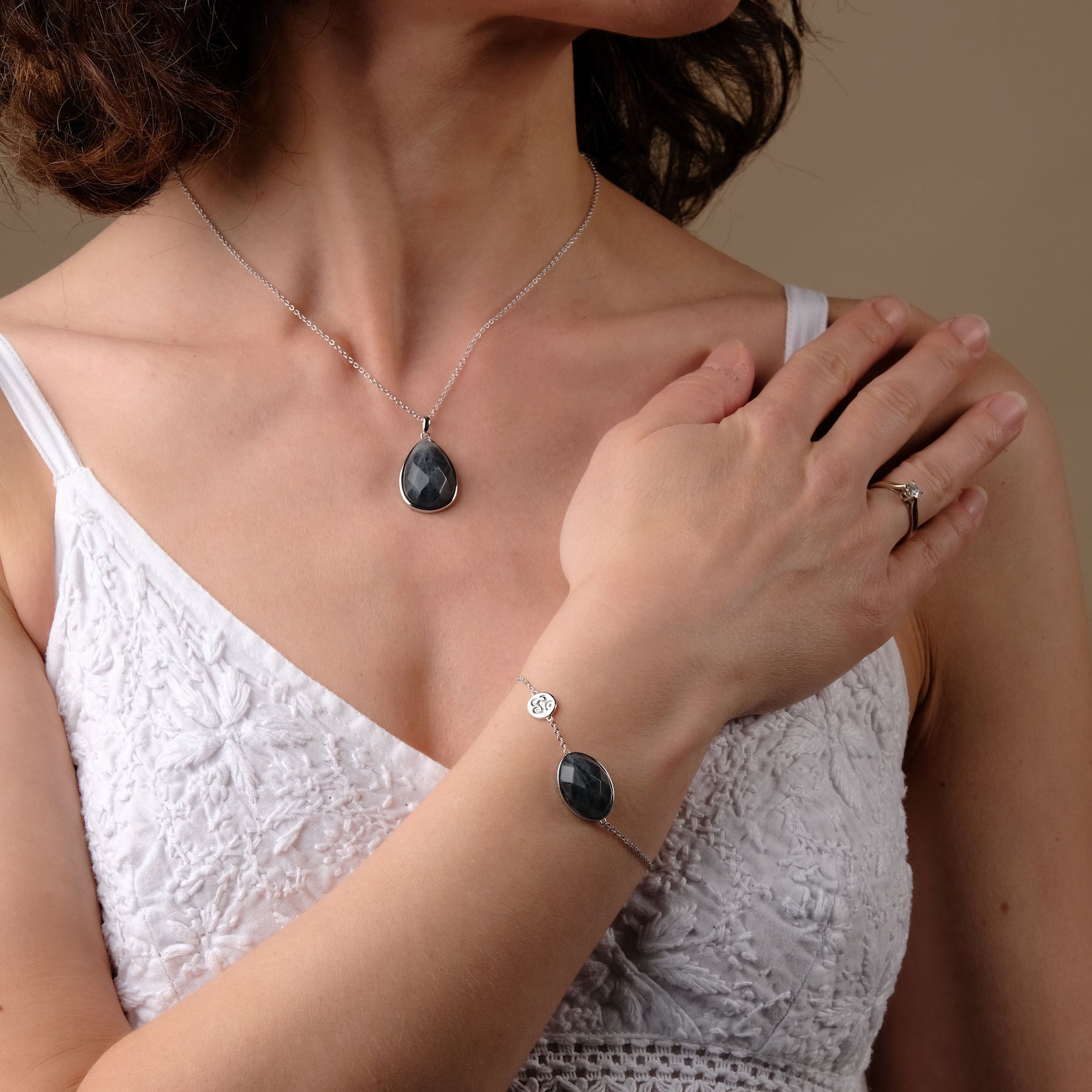 Collier avec pendentif en labradorite argent Bijoux Yoga