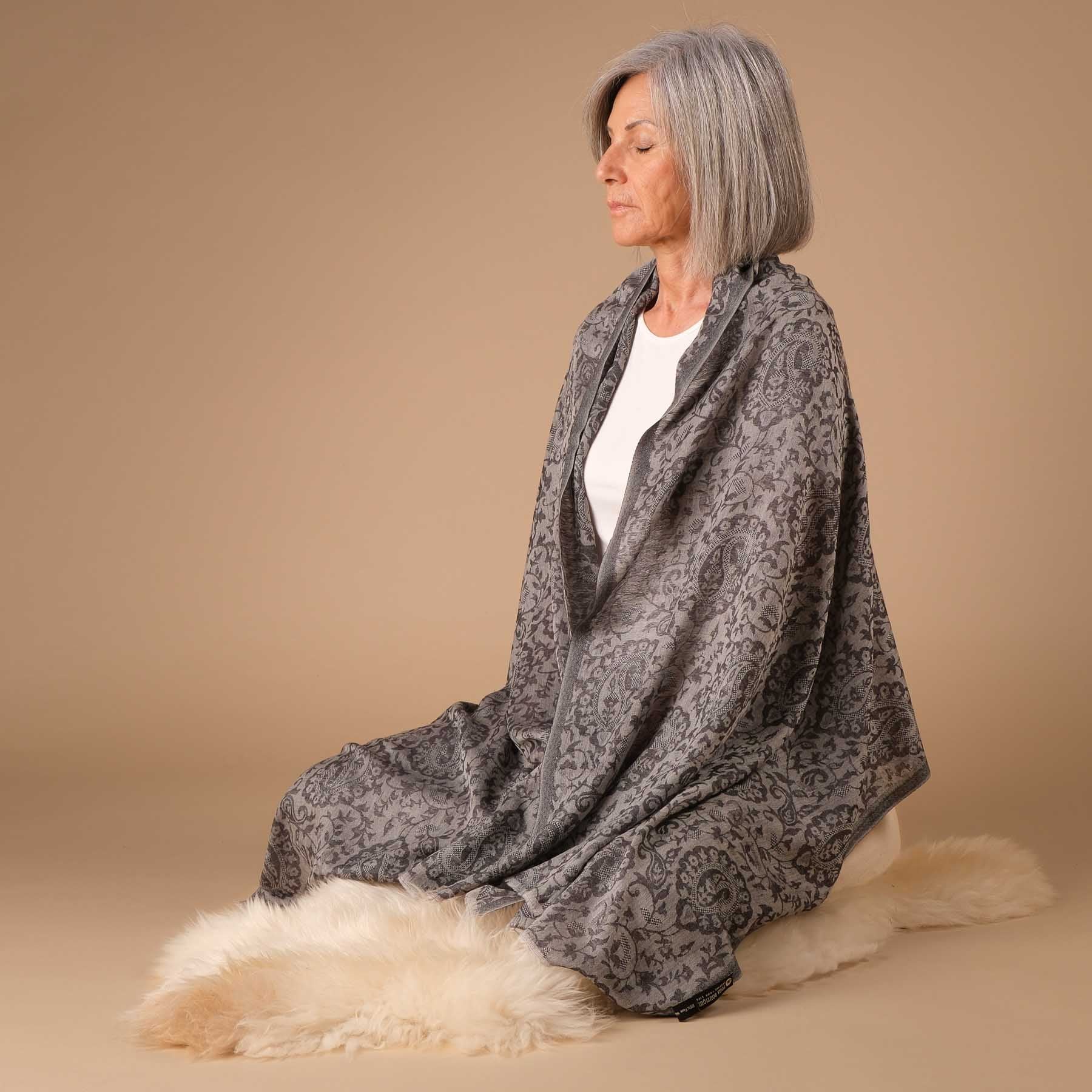 Châle de méditation Laine fine Saraswati anthracite