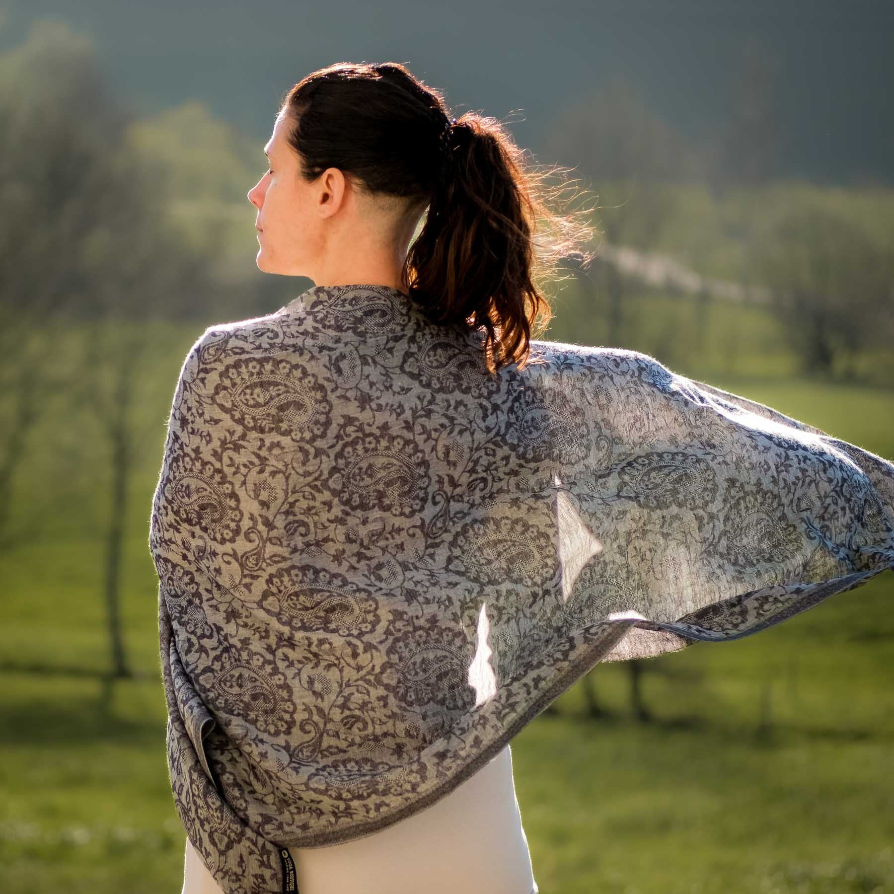 Châle de méditation Laine fine Saraswati anthracite