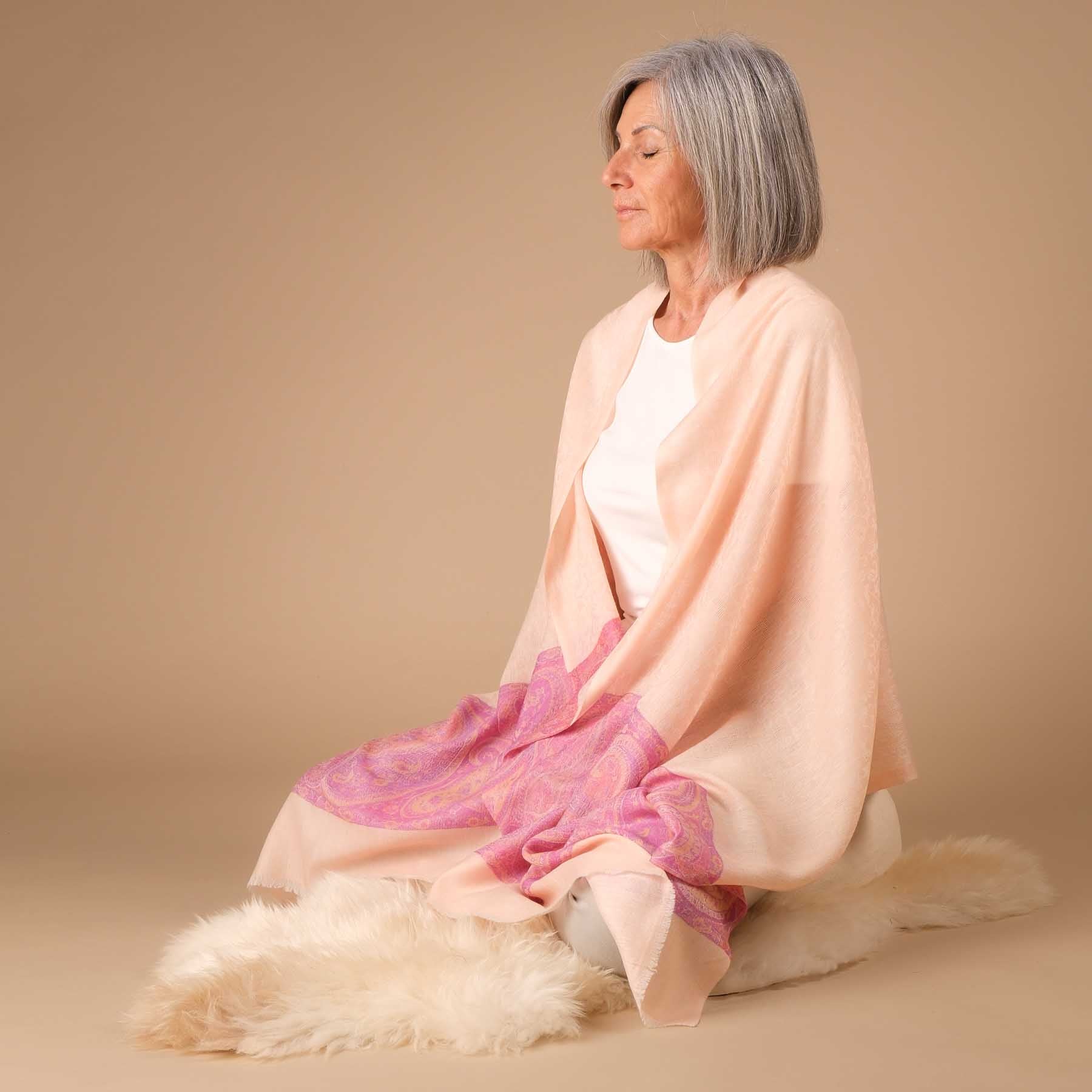 Echarpe de méditation en laine fine Sweetheart