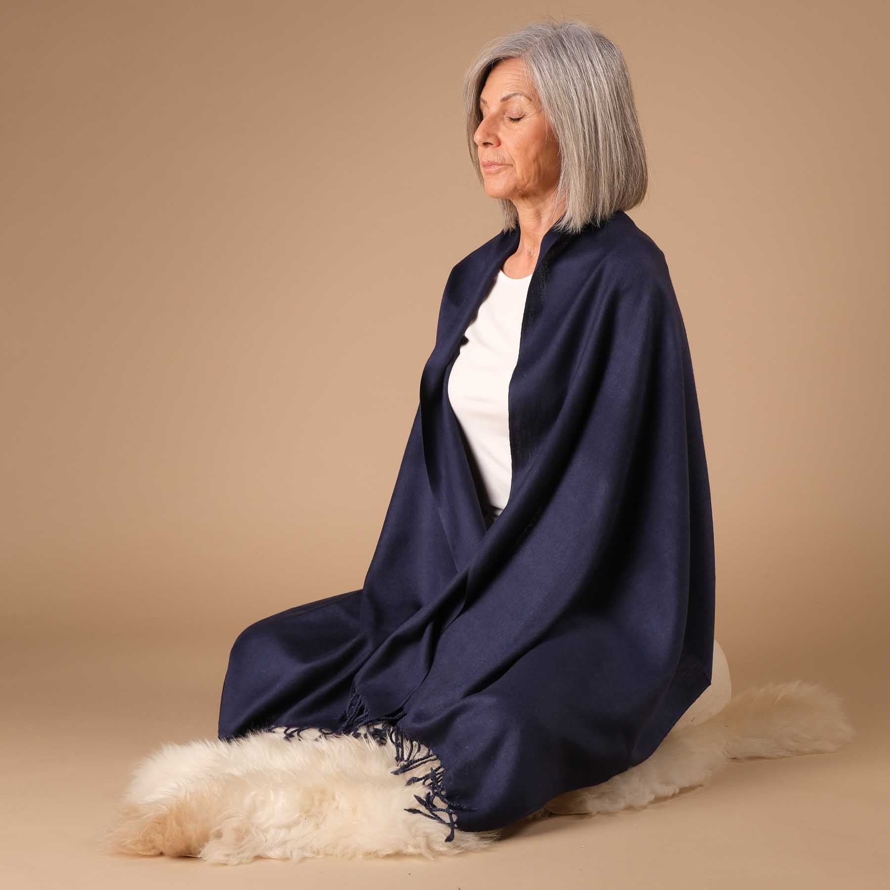 Châle de méditation laine mérinos uni navy