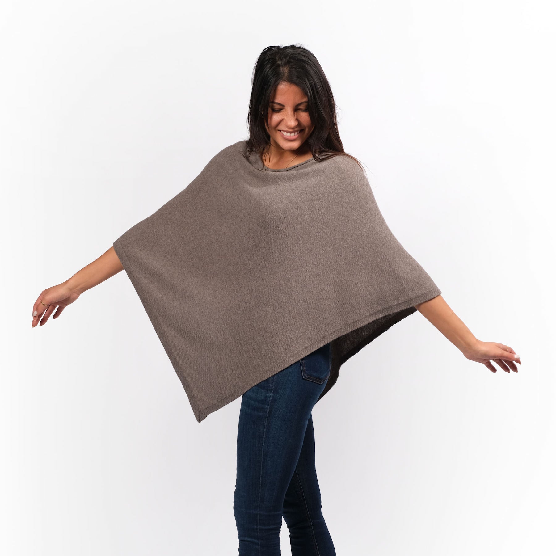 Poncho en cachemire durable taupe