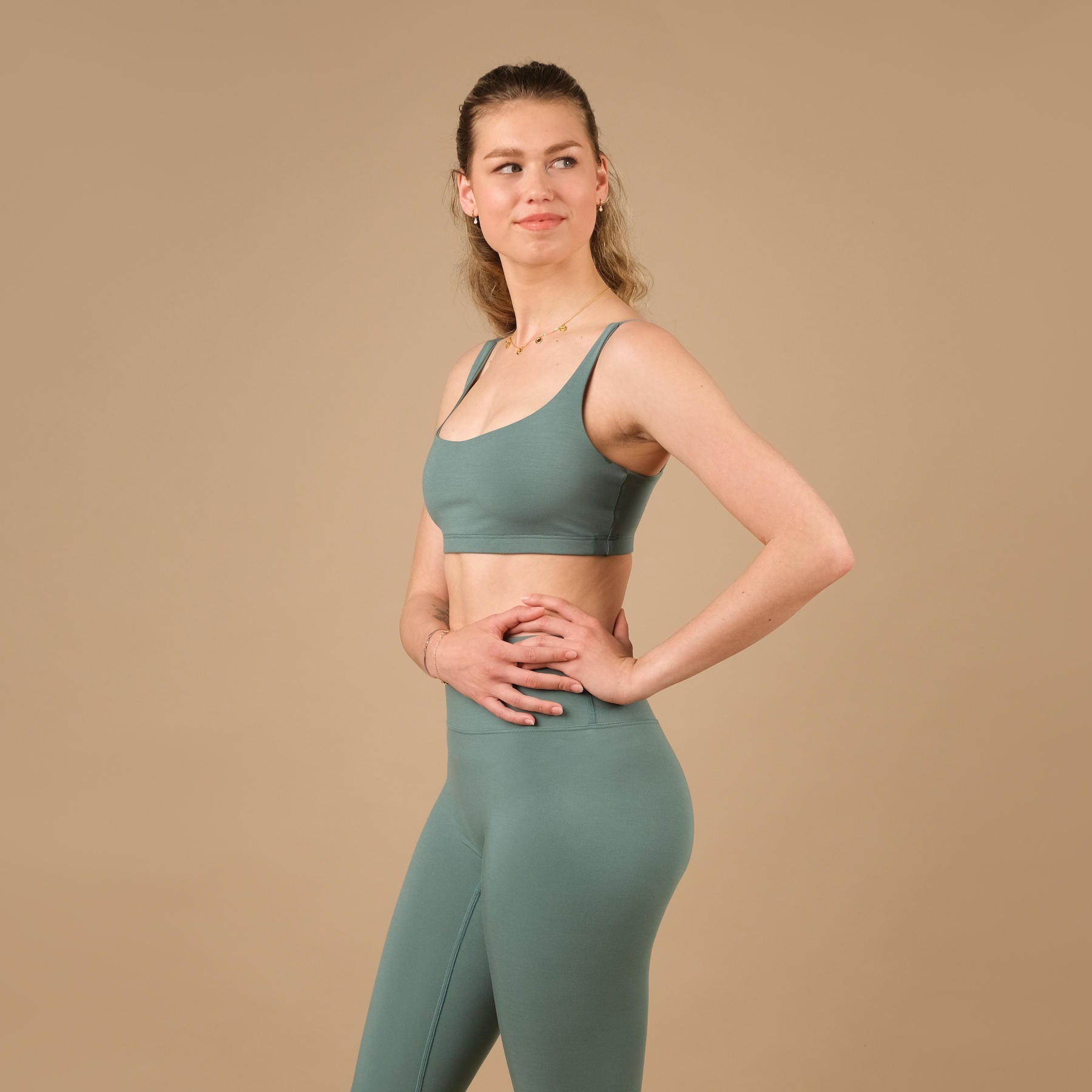 Brassière Yoga Comfy pétrole, durable, fabriqué en Suisse, en tissu biodégradable, super confortable