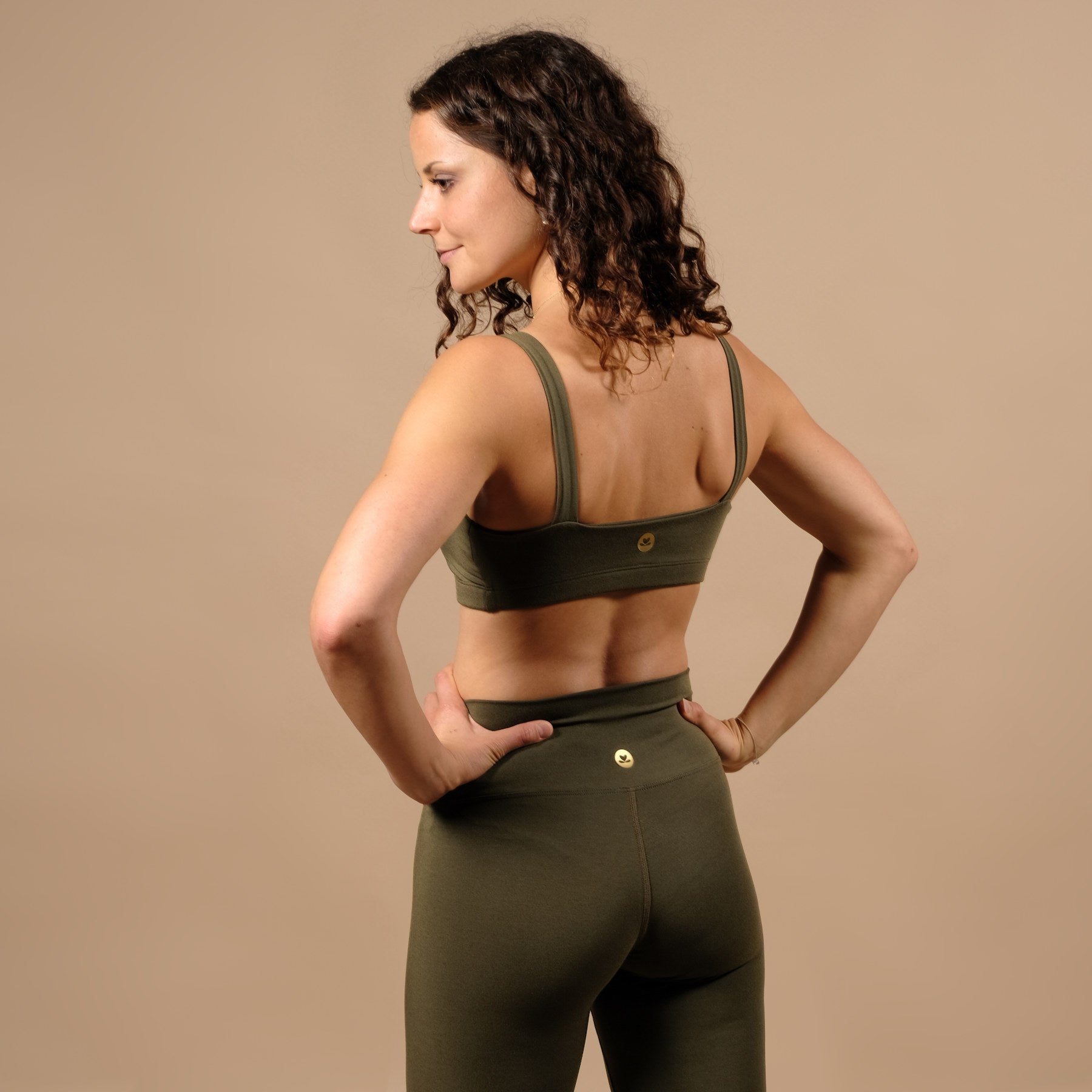 Yoga Bra Top Comfy olive, durable, fabriqué en Suisse, en tissu biodégradable, super confortable