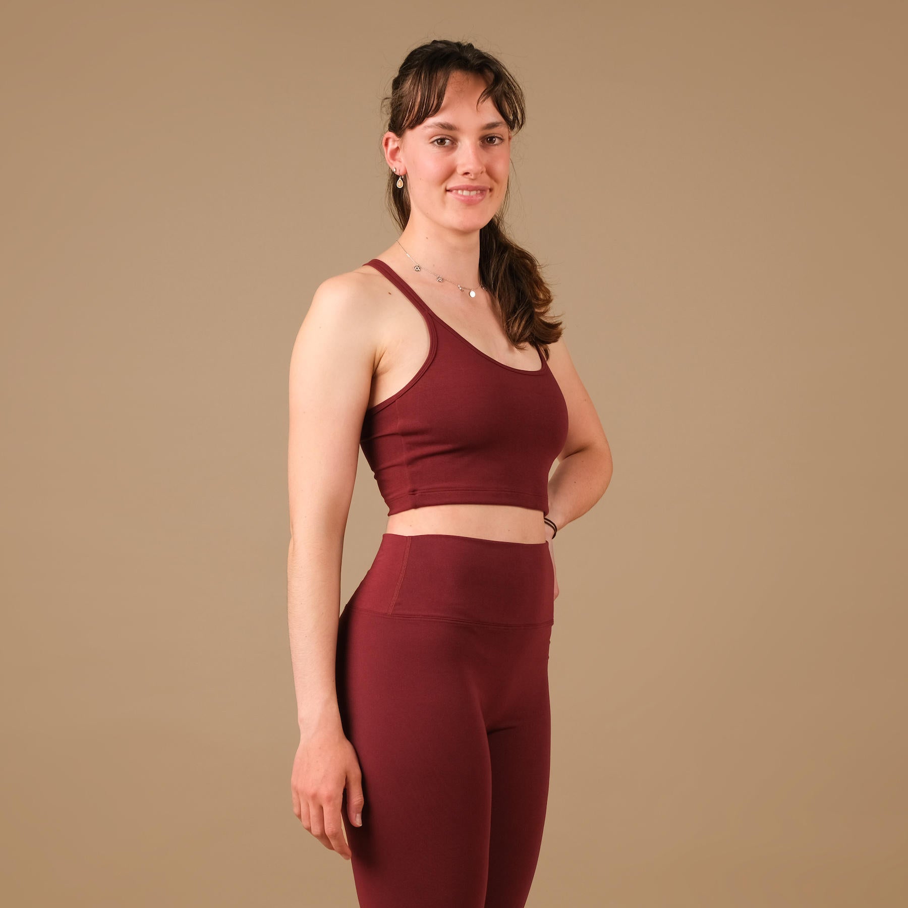Crop Top de yoga Joy bordeaux en tissu durable et fabriqué en Suisse