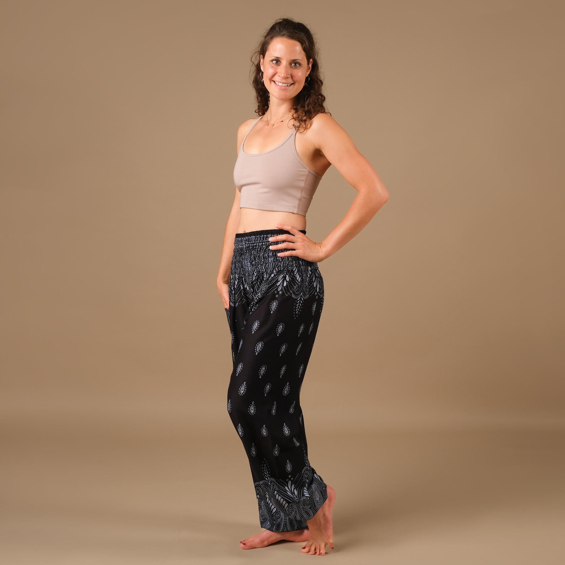 Robes de yoga Crop Top Joy mocca en tissu durable et fabriqué en Suisse
