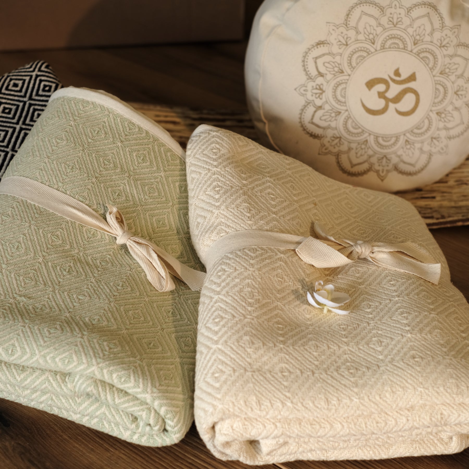 Couverture de yoga en coton bio blanc naturel