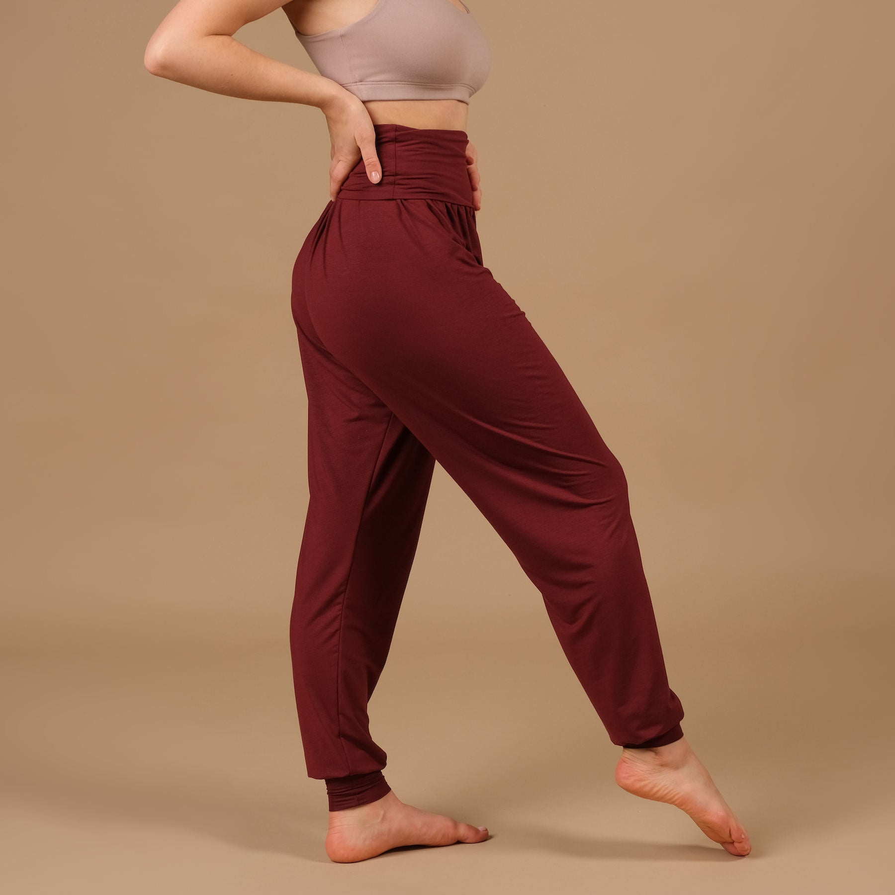 Pantalon de yoga Taj Mahal long fabriqué de manière durable en Suisse bordeaux rouge