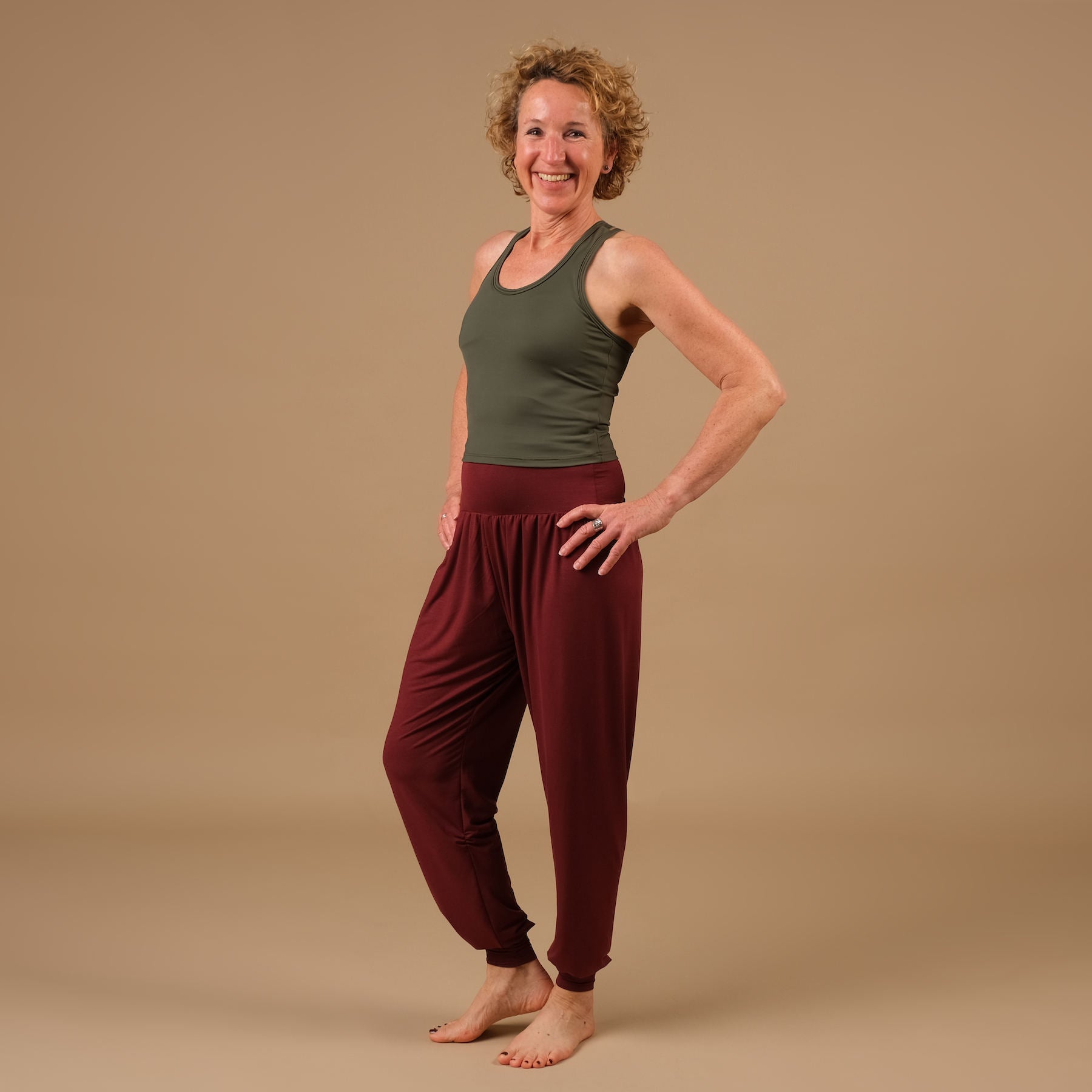 Pantalon de yoga Taj Mahal long fabriqué de manière durable en Suisse bordeaux rouge