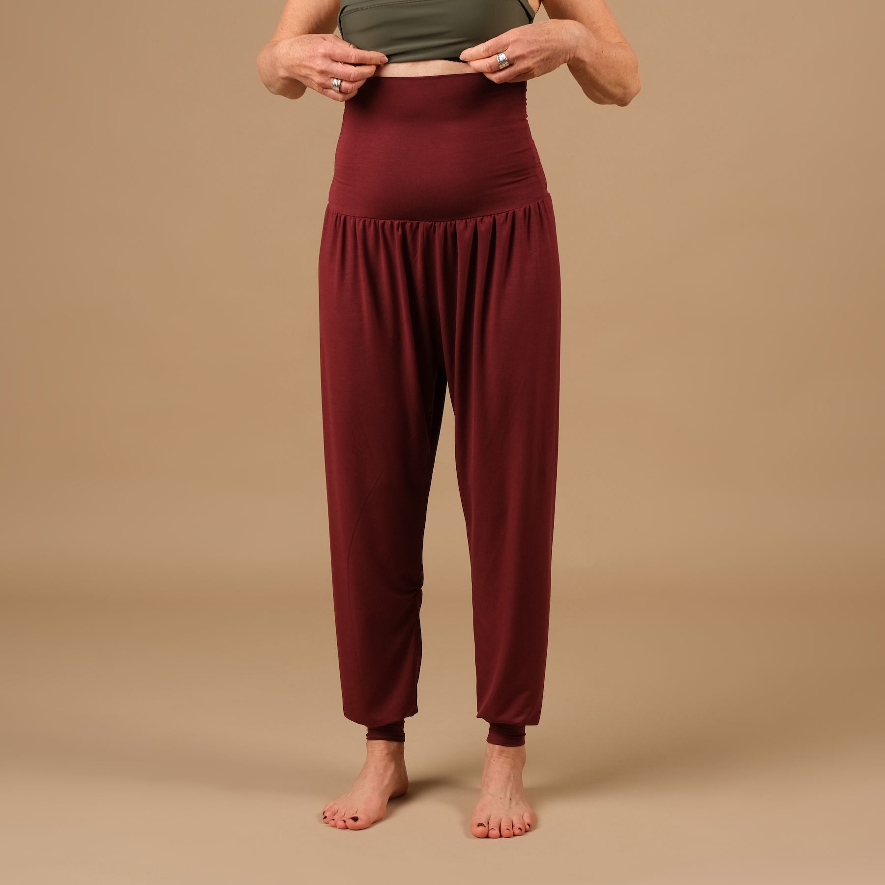 Pantalon de yoga Taj Mahal long fabriqué de manière durable en Suisse bordeaux rouge