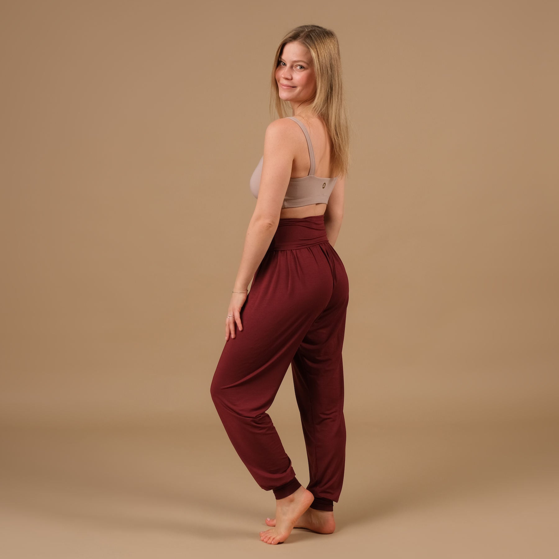 Pantalon de yoga Taj Mahal long fabriqué de manière durable en Suisse bordeaux rouge