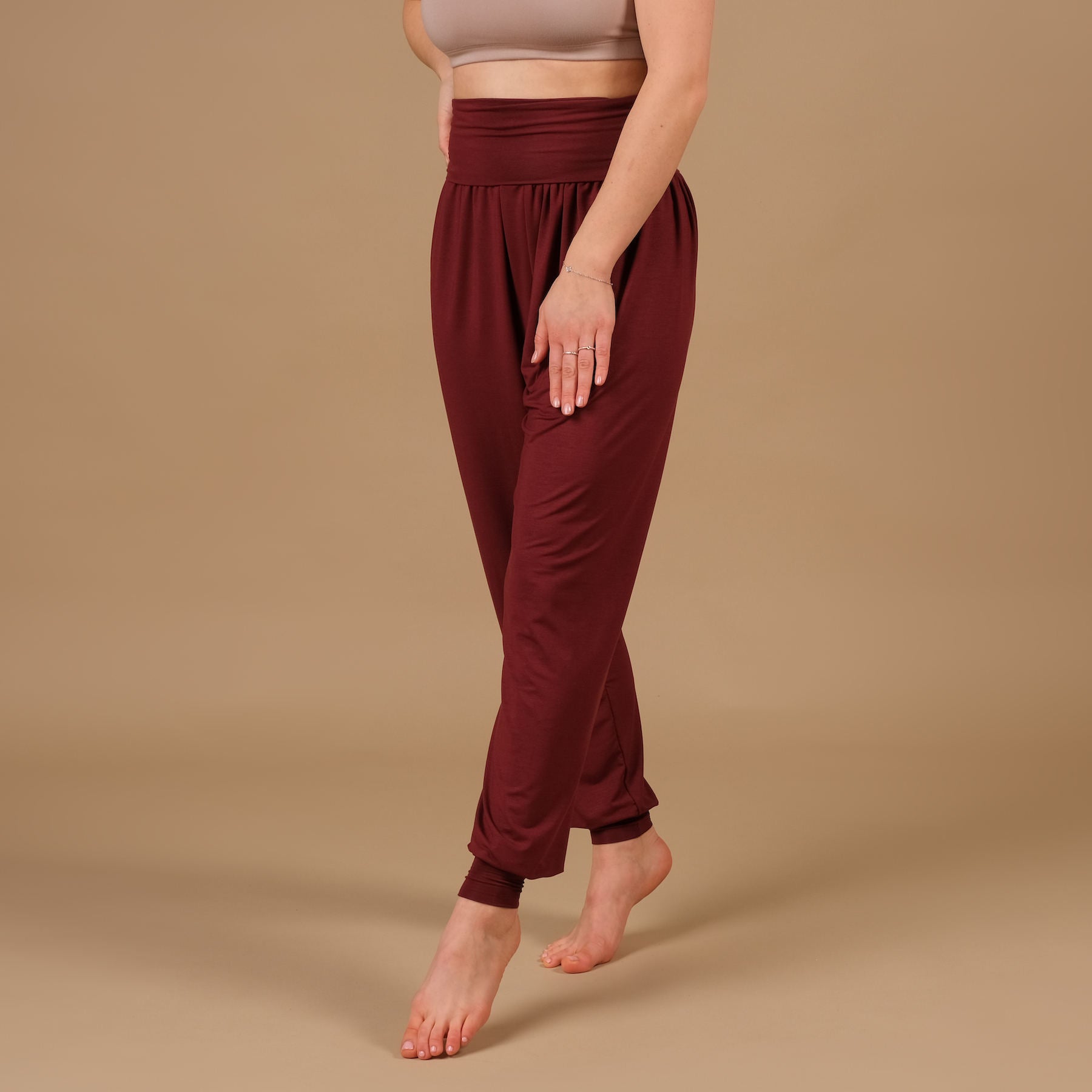 Pantalon de yoga Taj Mahal long fabriqué de manière durable en Suisse bordeaux rouge
