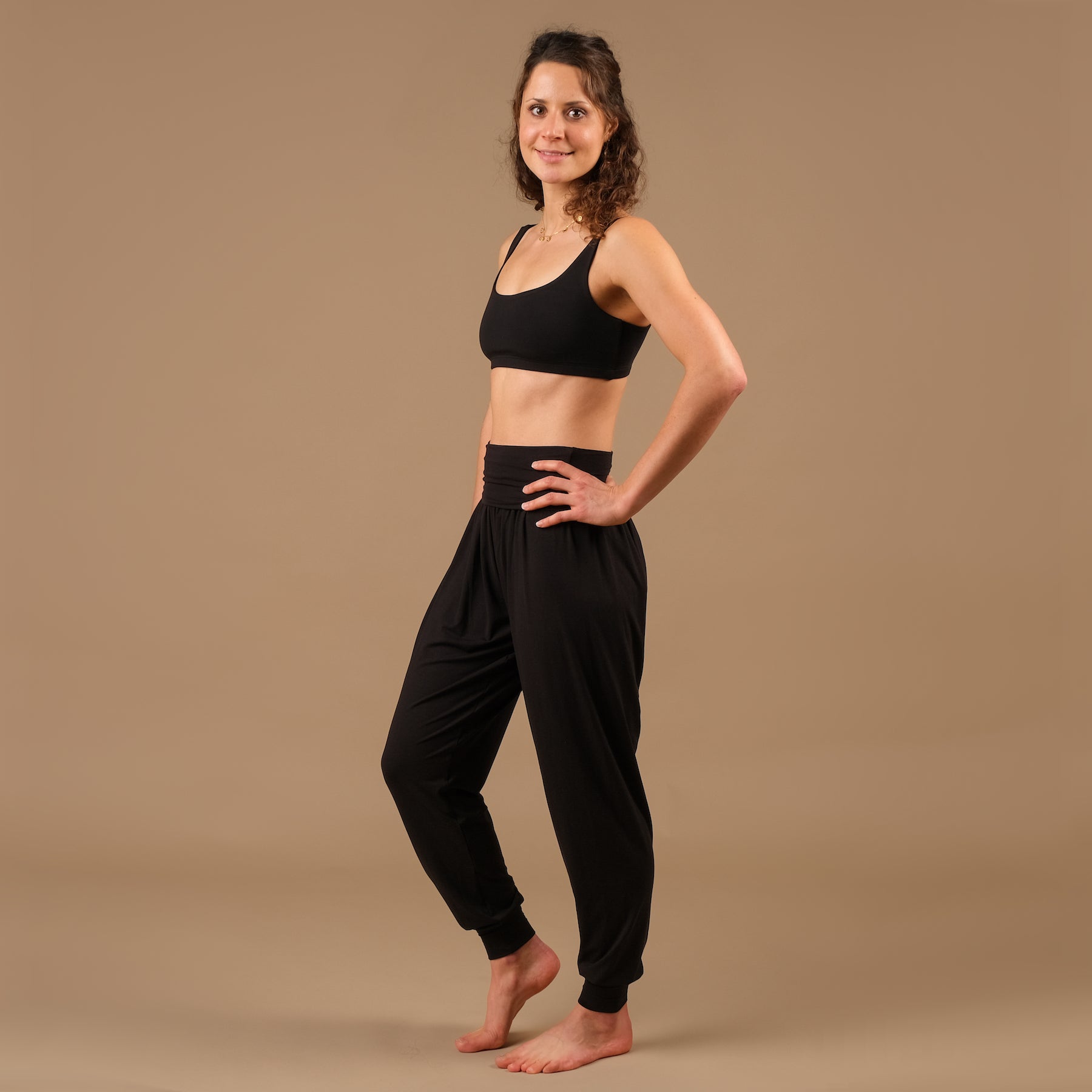 Pantalon de yoga Taj Mahal long fabriqué durablement en Suisse noir