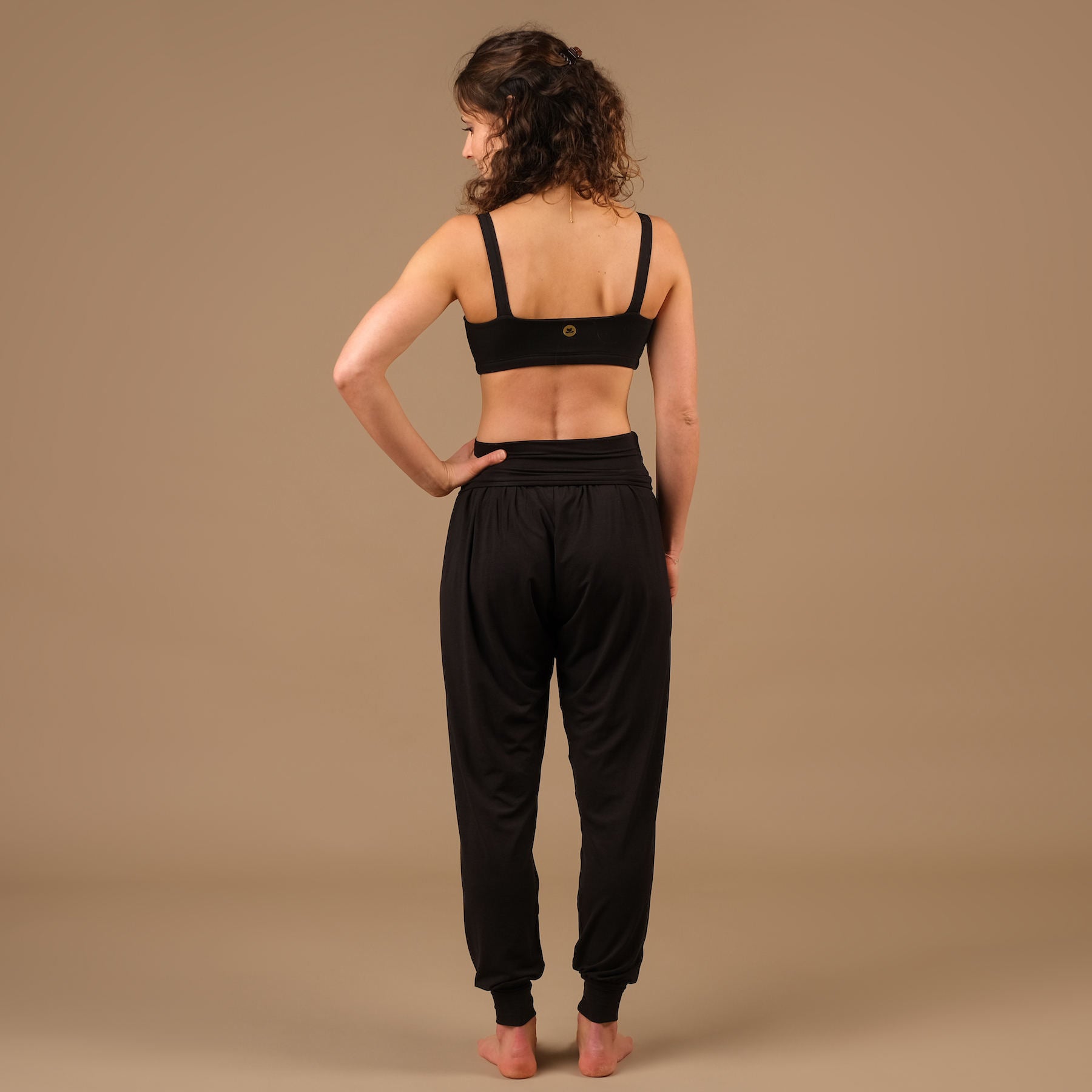 Pantalon de yoga Taj Mahal long fabriqué durablement en Suisse noir