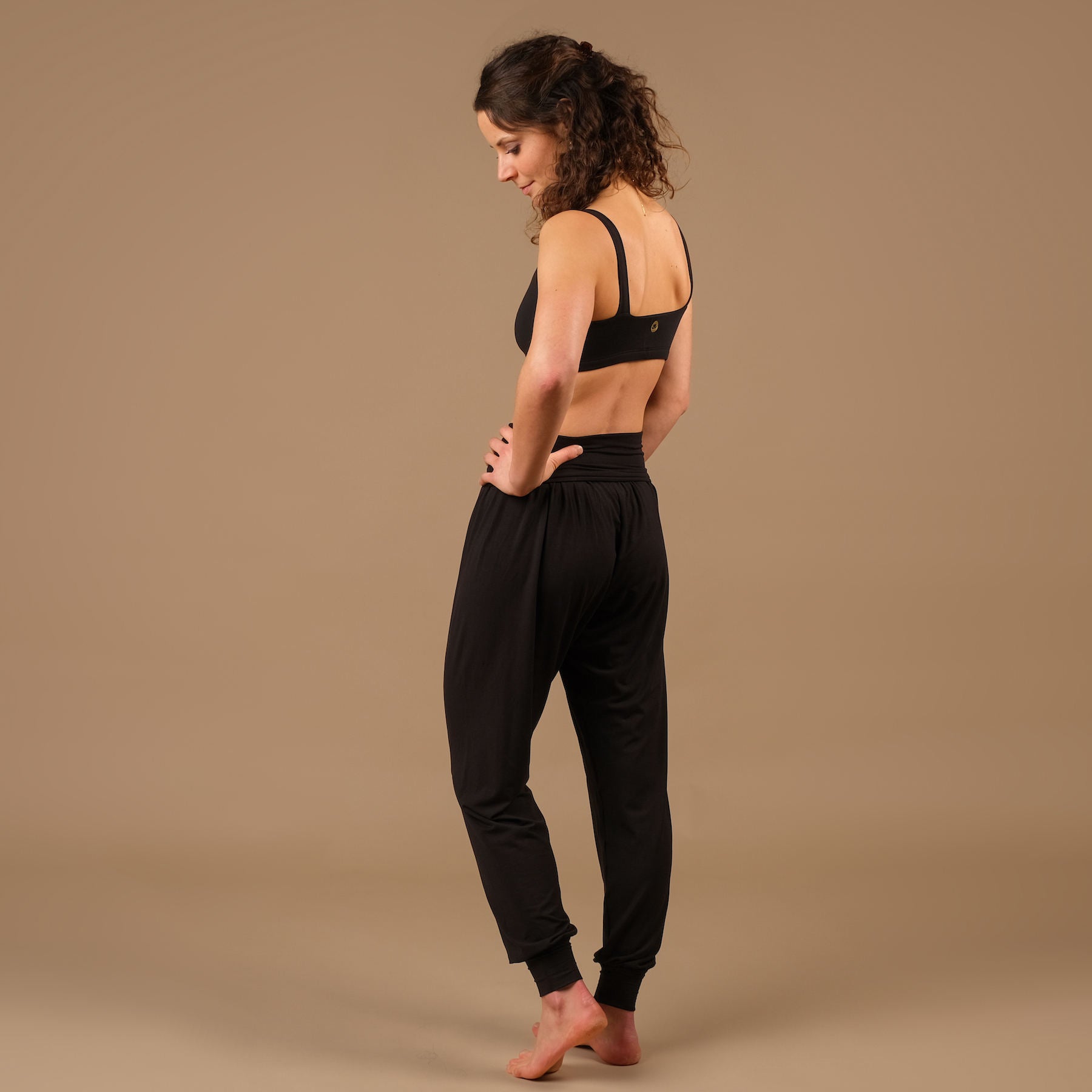 Pantalon de yoga Taj Mahal long fabriqué durablement en Suisse noir