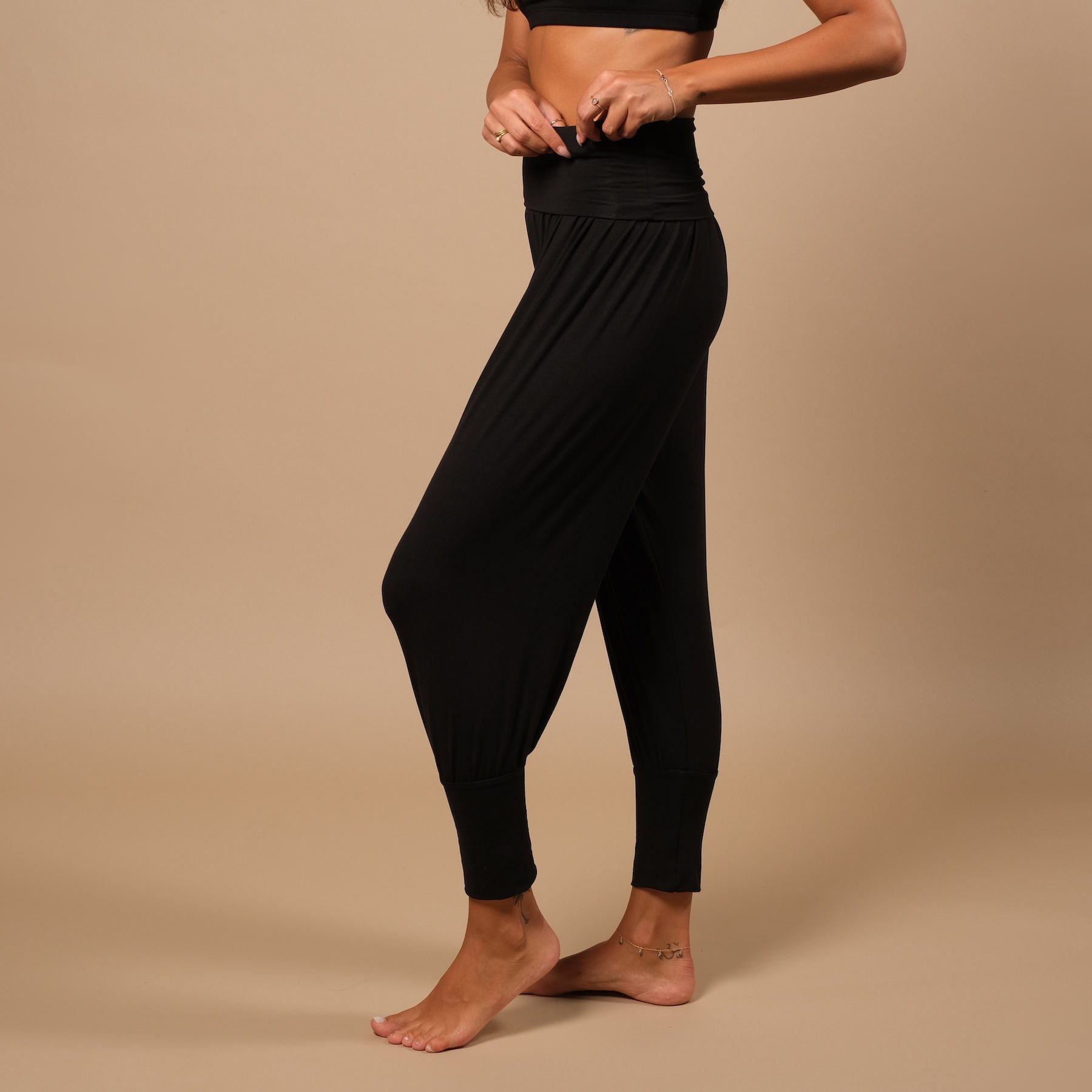 durable pantalon de yoga ample pantalon de harem 3/4 Taj Mahal fabriqué en Suisse noir